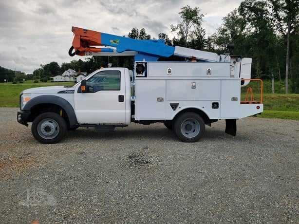 2015 Ford F550 4x4 with 37' Bucket