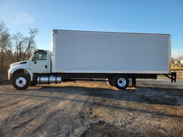 2017 International 4300 Box Truck