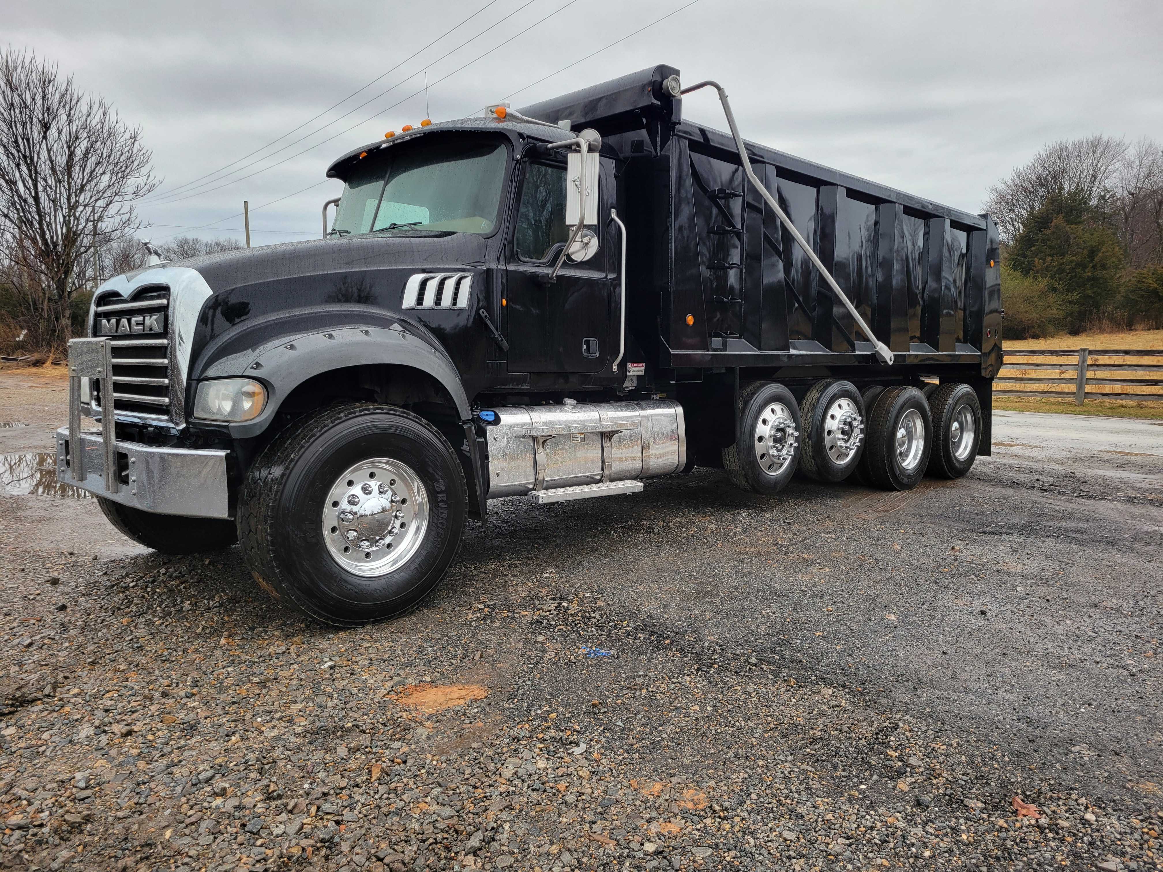 2013 Mack Granite GU713 Quad Dump