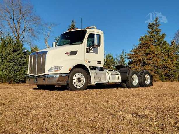 2016 Peterbilt 579 Day Cab w Hydra Flow Setup