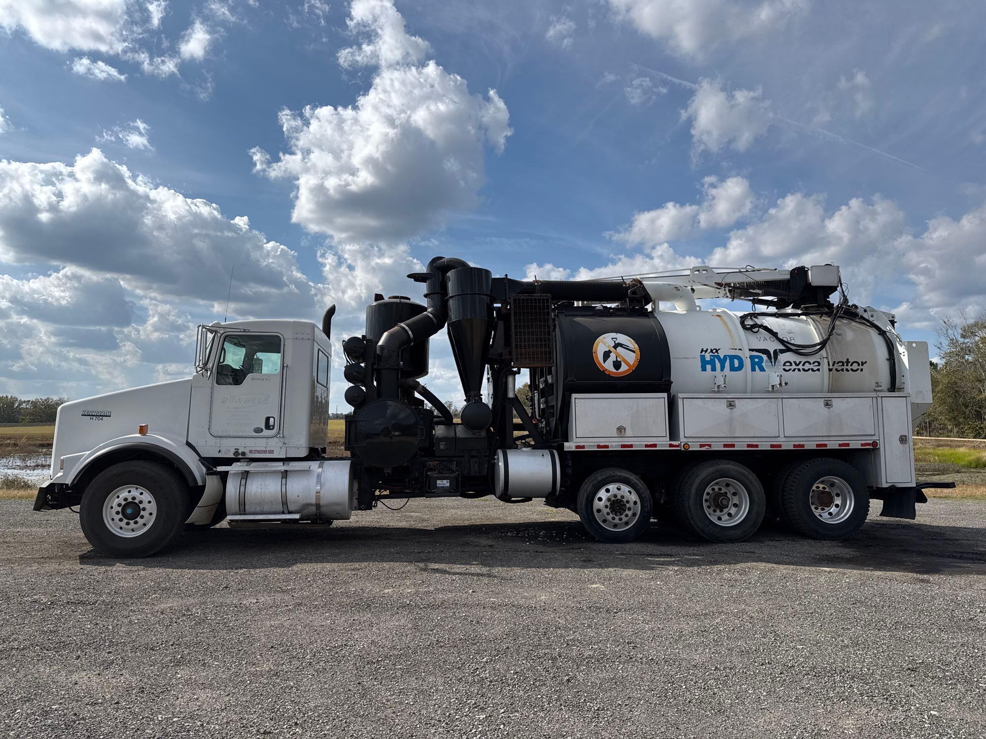 2014 KENWORTH T800 HYDRO EXC VACUUM TRUCK
