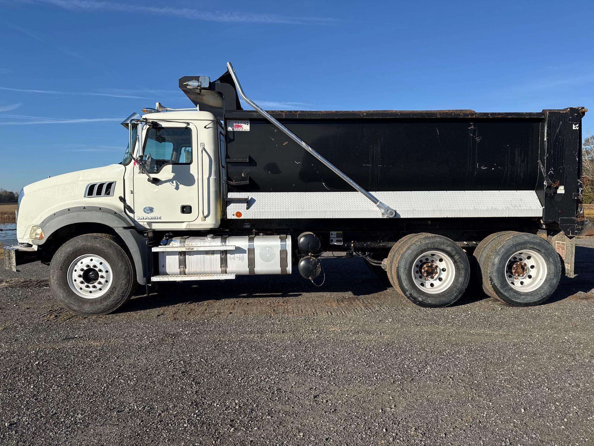 2018 MACK GU813 DUMP TRUCK