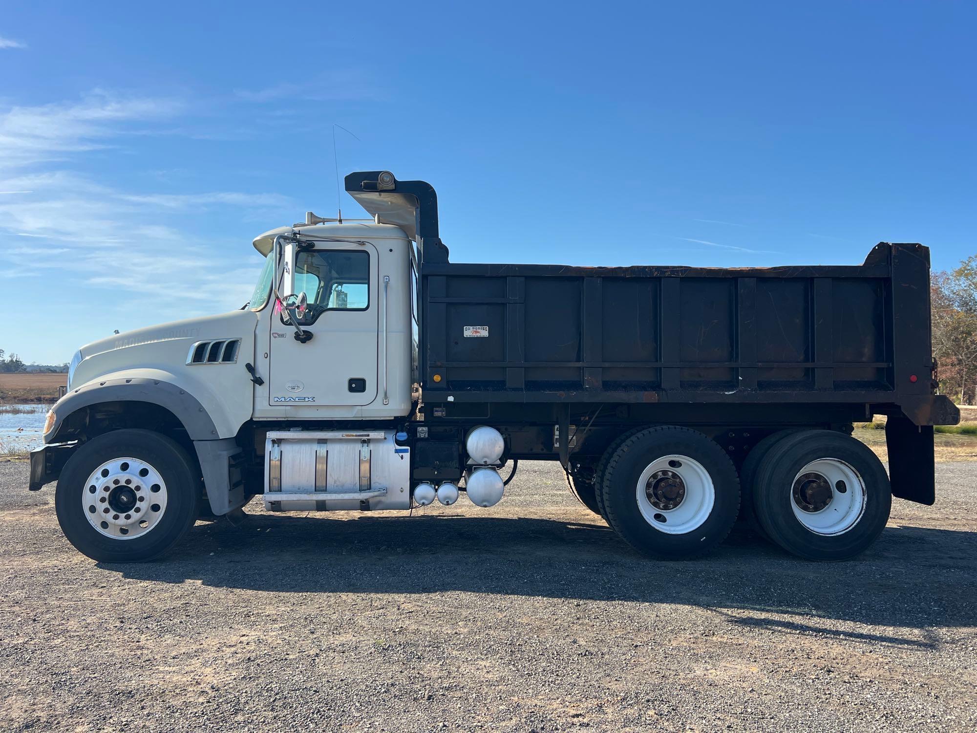 2015 MACK GU713 DUMP TRUCK