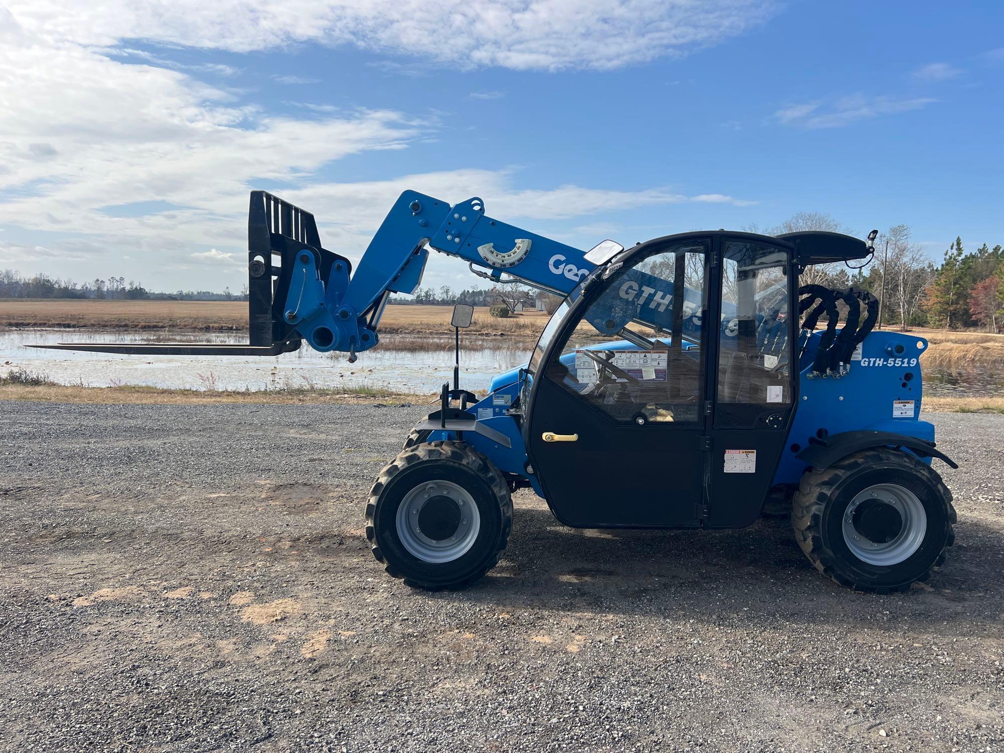 2020 GENIE GTH-5519 TELESCOPIC FORKLIFT