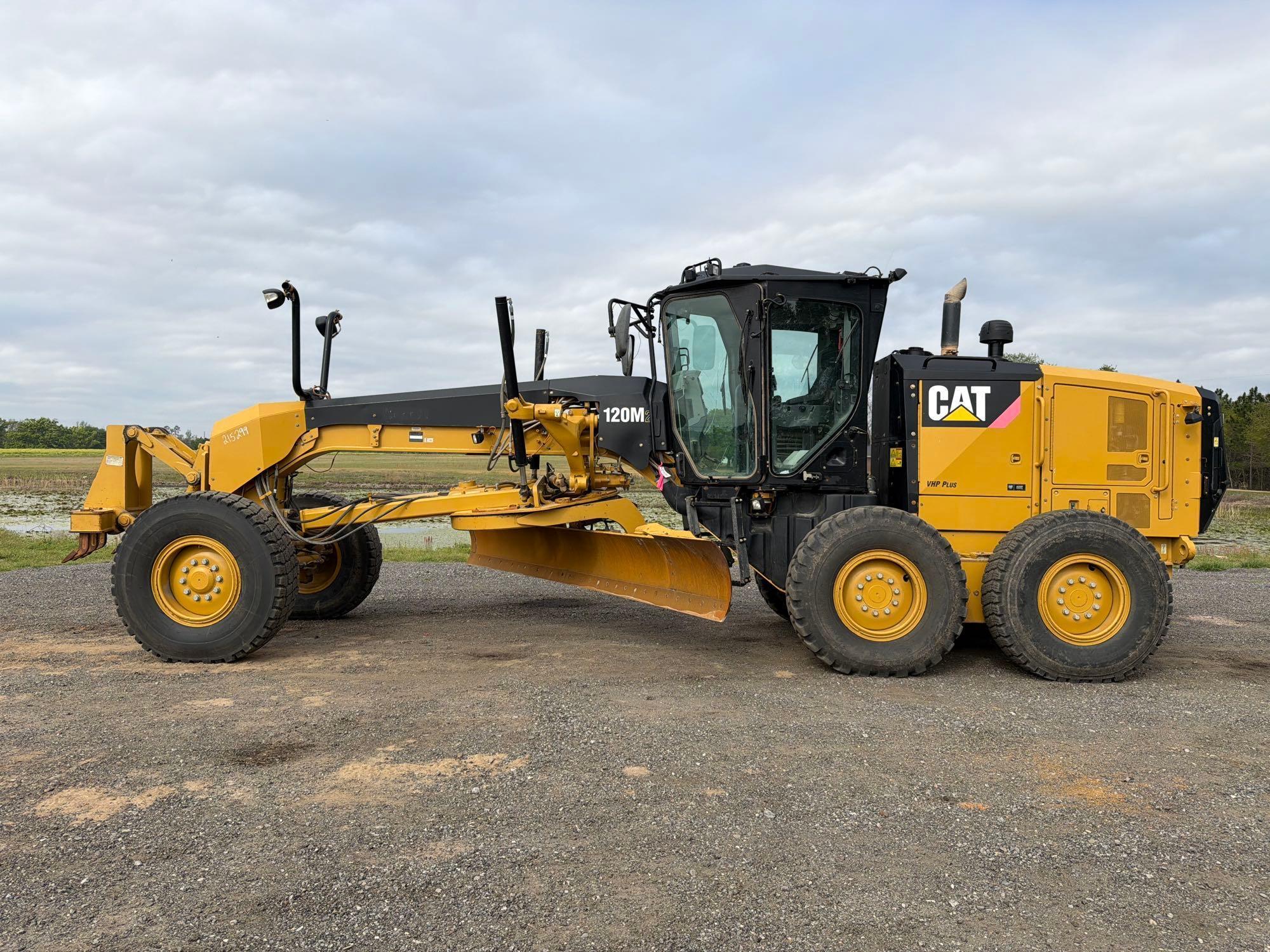 2013 CATERPILLAR 120M2 MOTOR GRADER