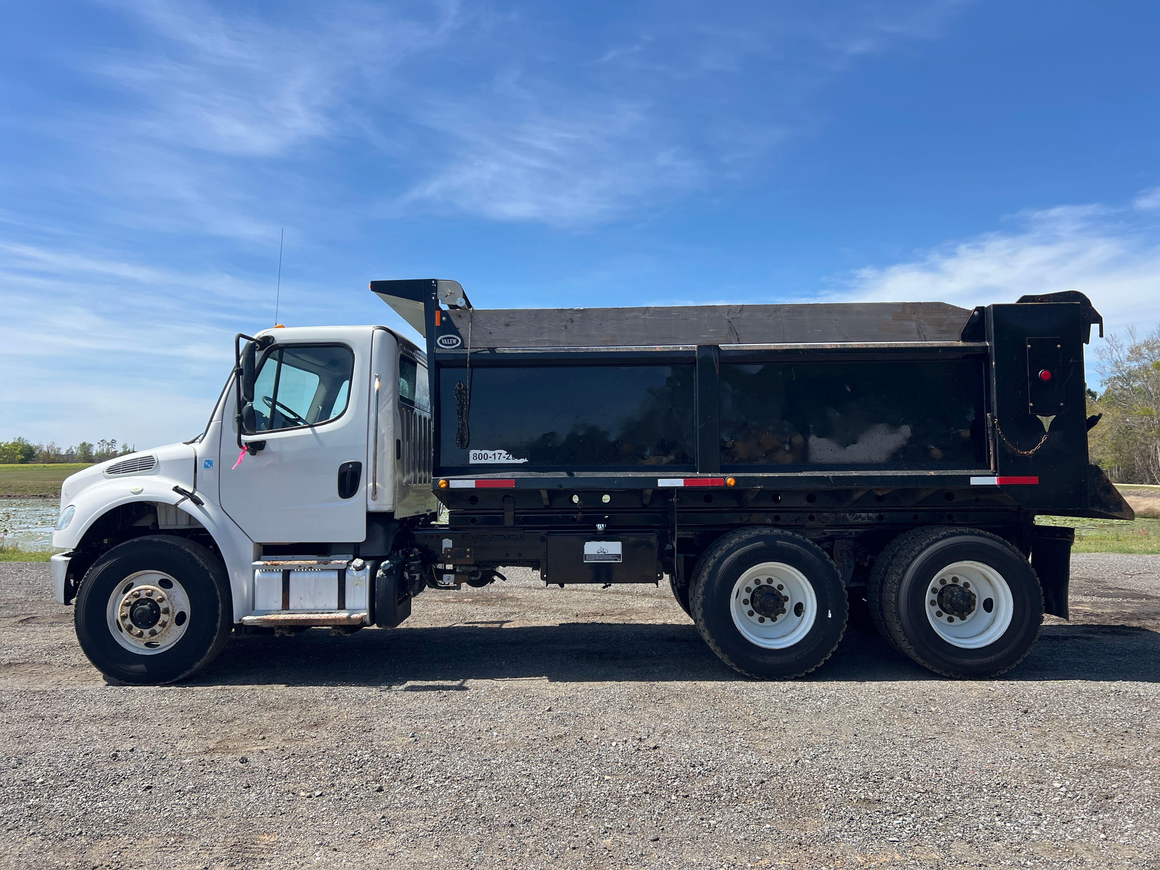 2018 FREIGHTLINER M2106 DUMP TRUCK