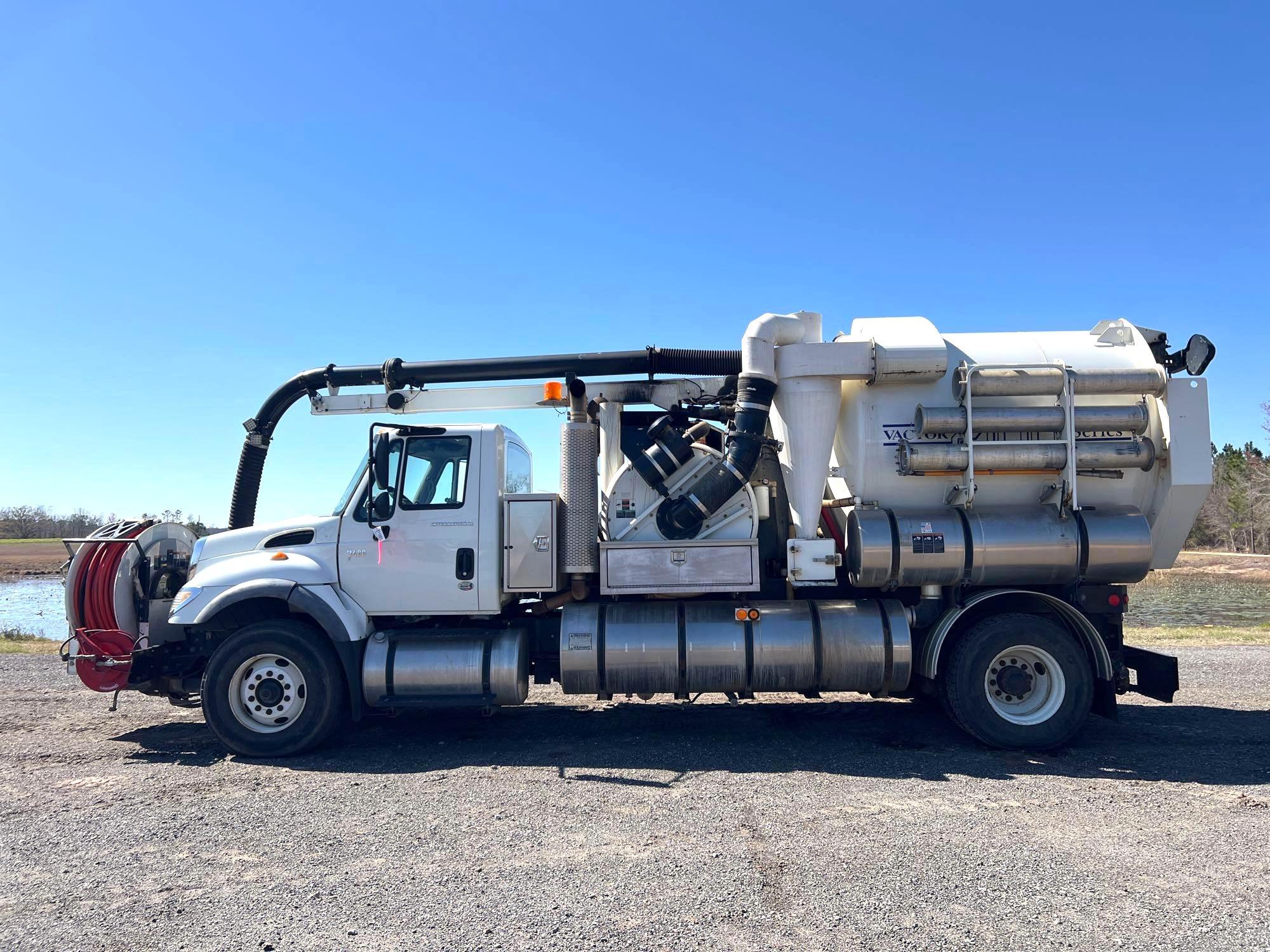 2007 INTERNATIONAL 7400 SBA 4X2 VACUUM TRUCK