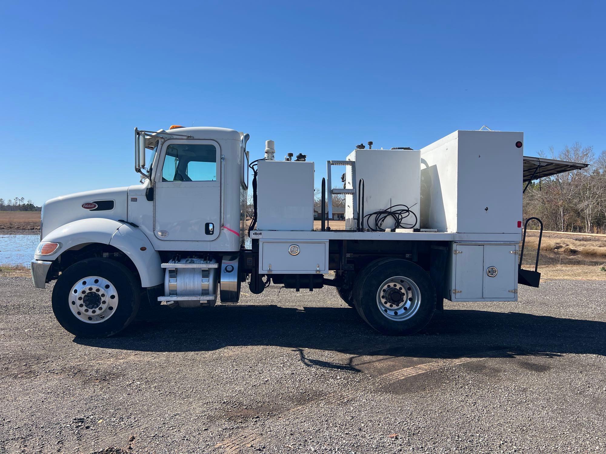 2019 PETERBILT PB337 LUBE TRUCK