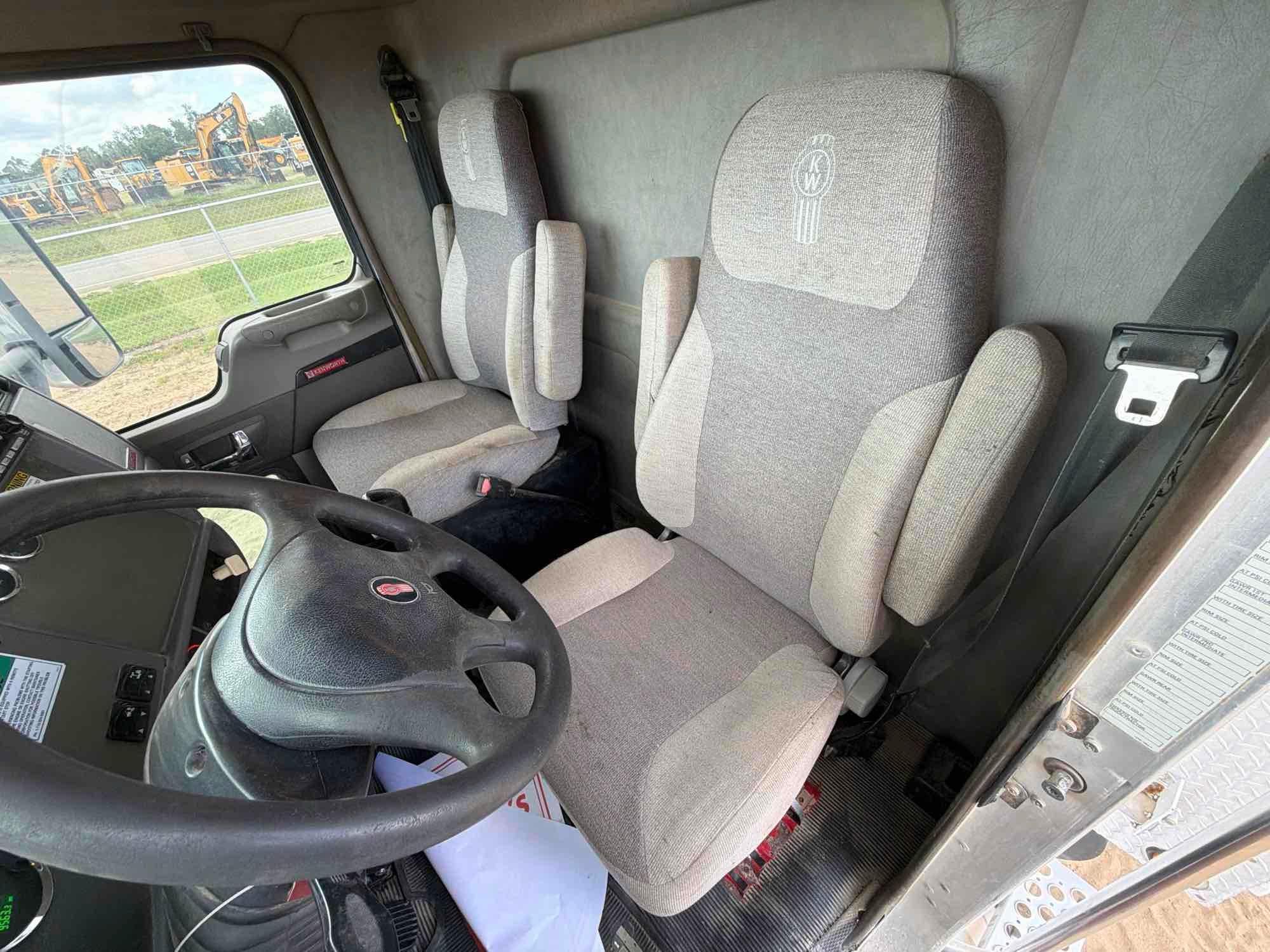 Kenworth T370