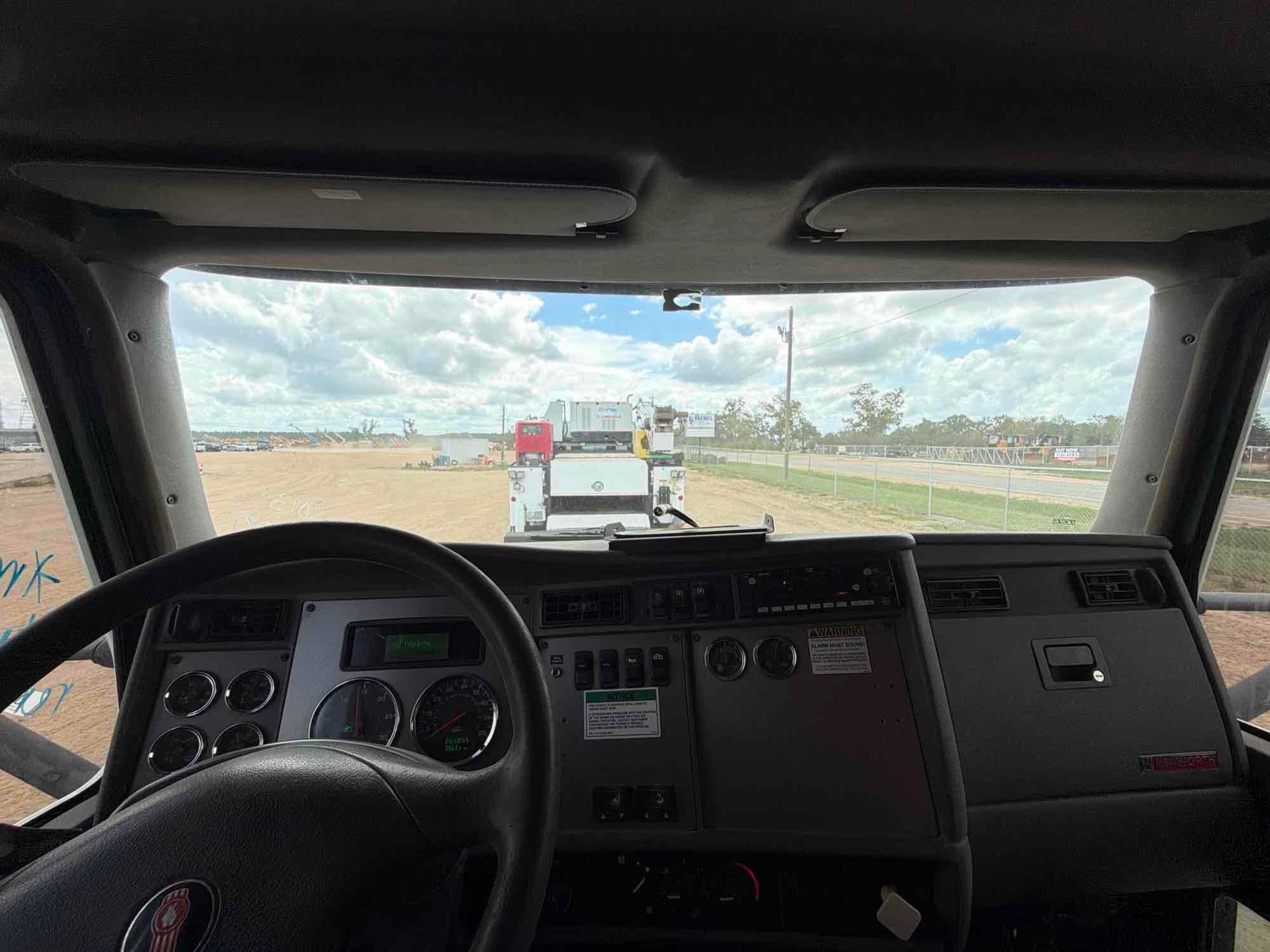 2013 Kenworth T370