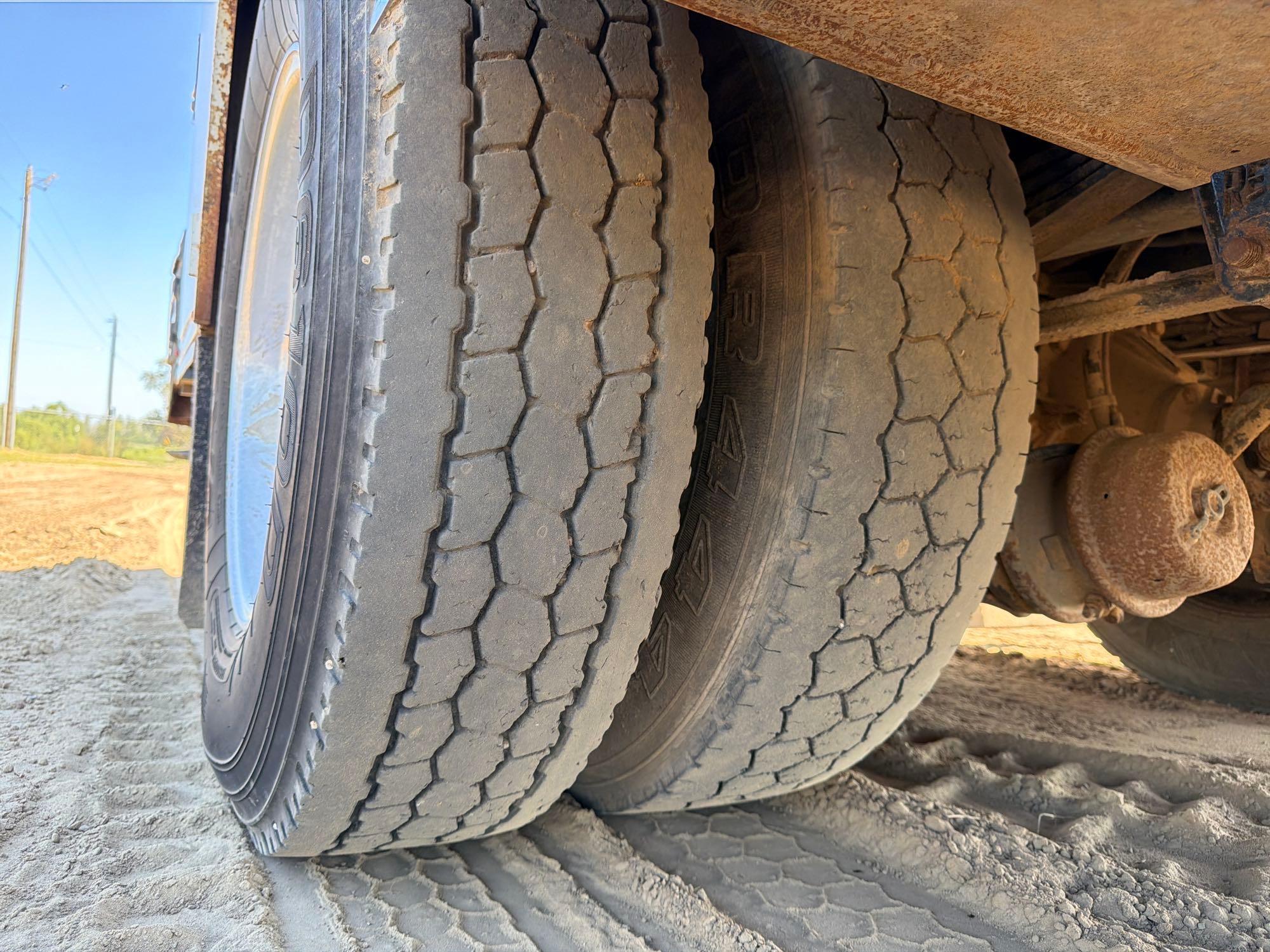 Kenworth T370