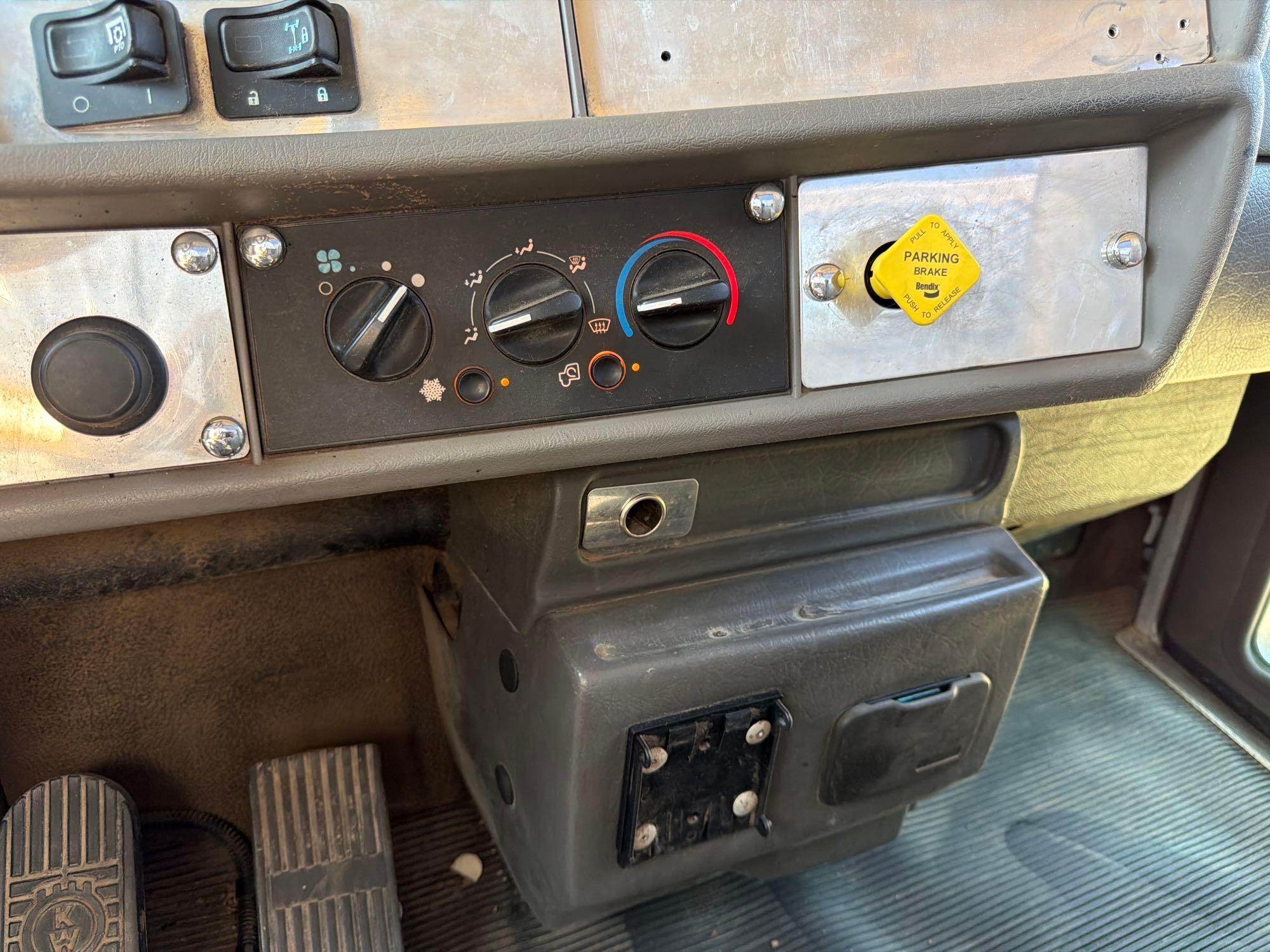 Kenworth T370