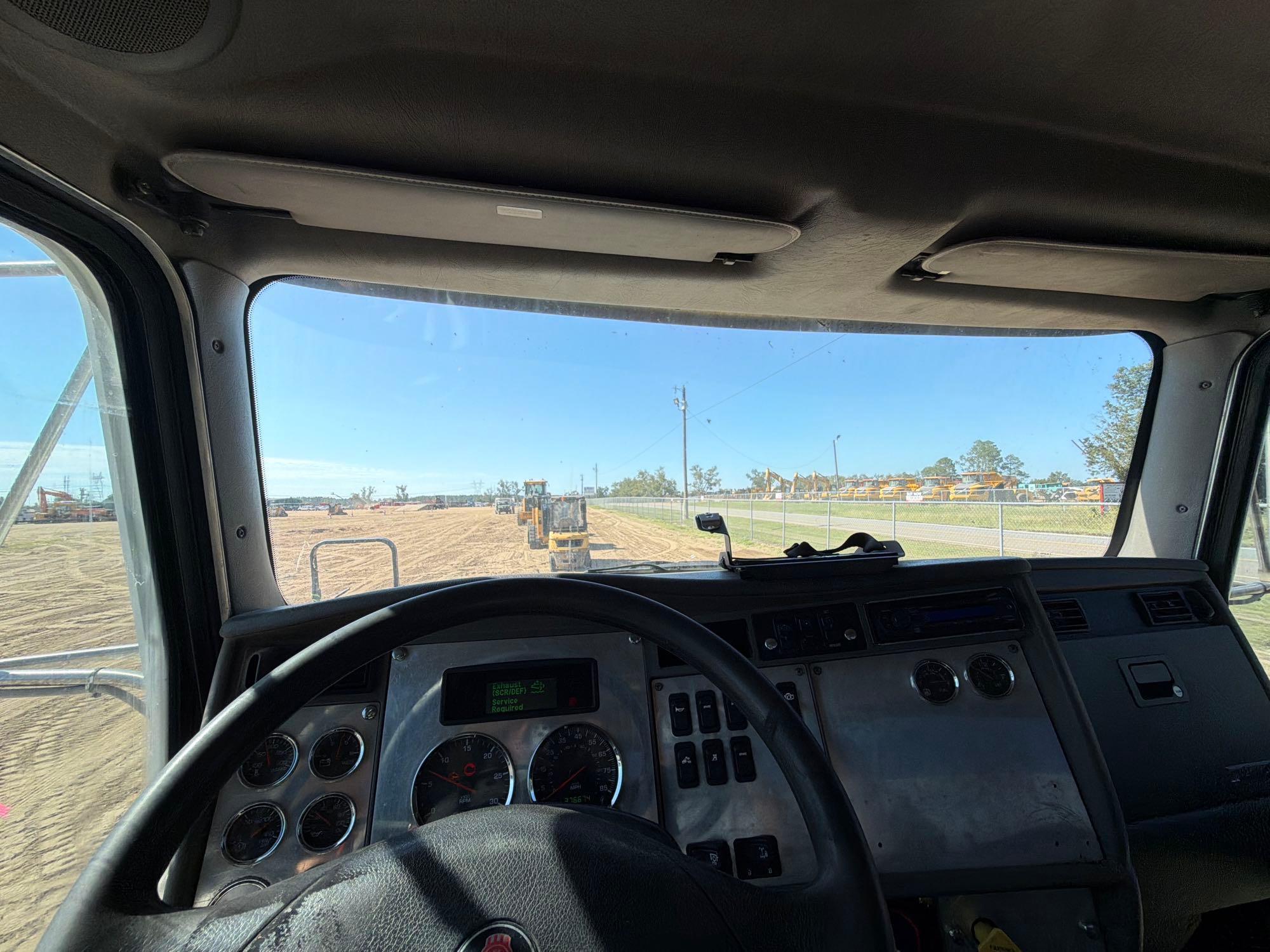 Kenworth T370