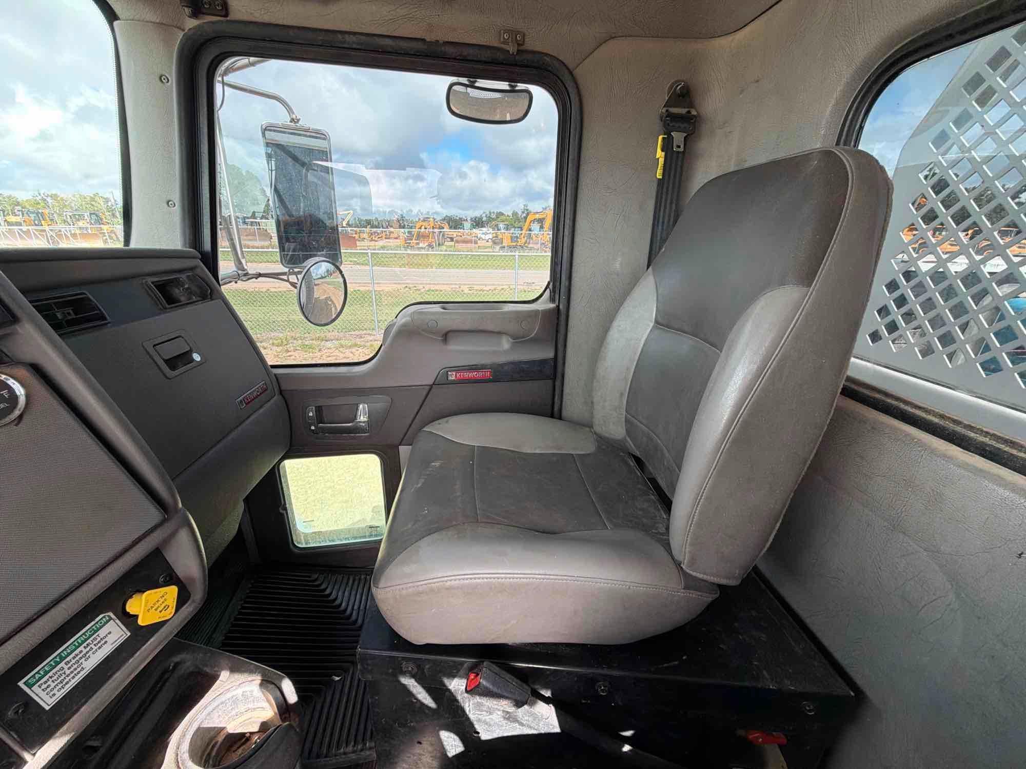Kenworth T270