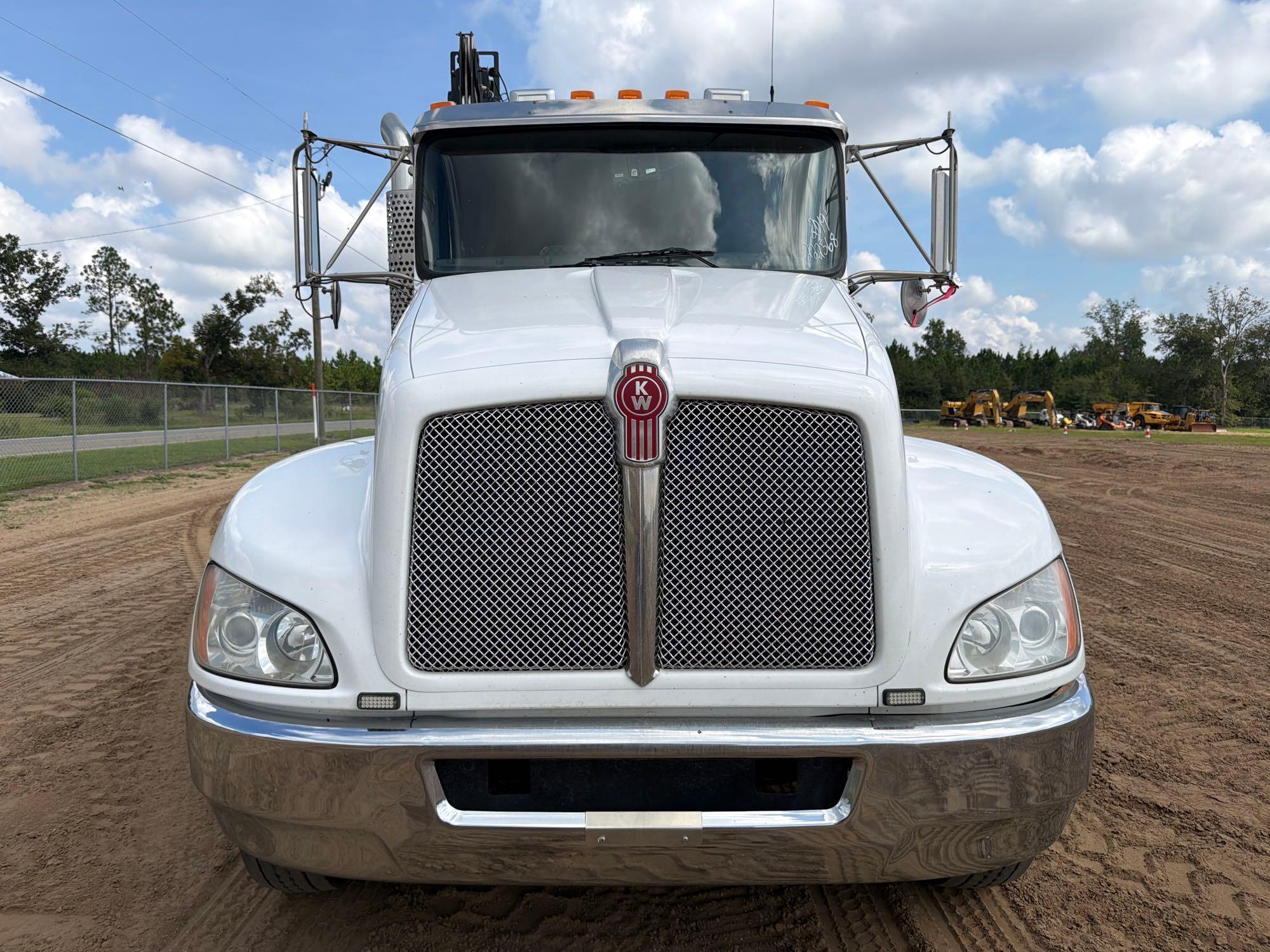 Kenworth T270