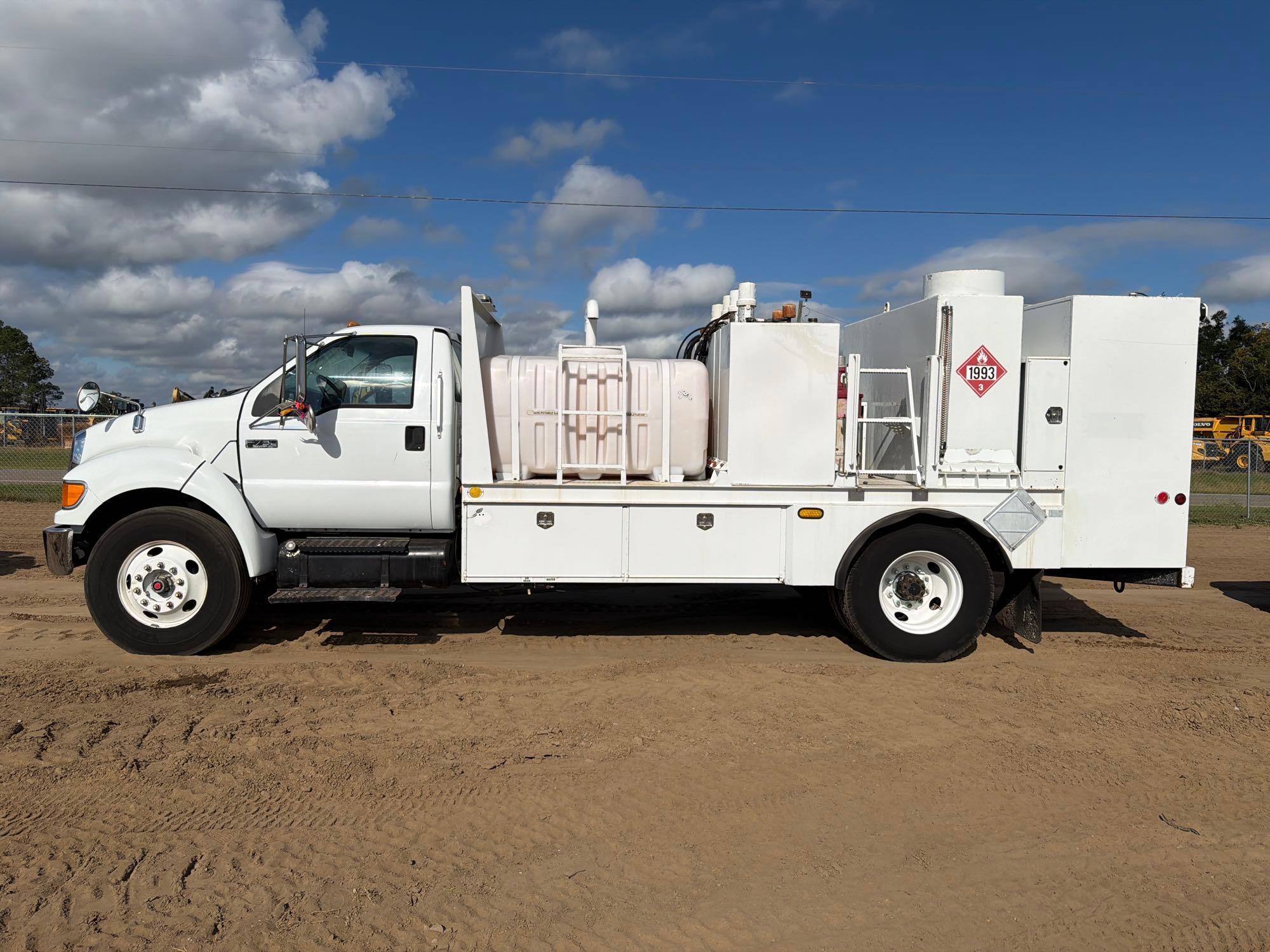 2010 Ford F750XL