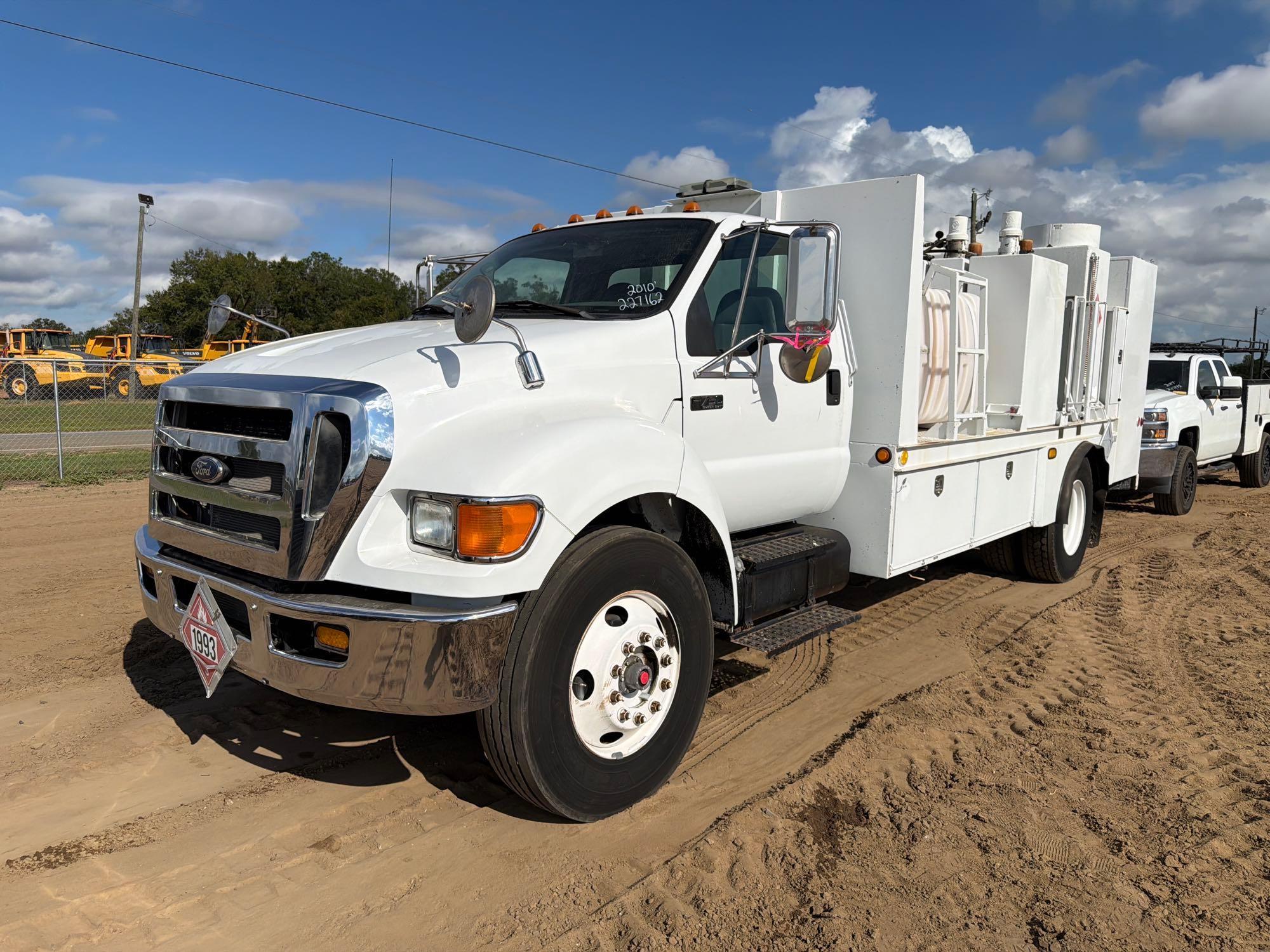 2010 Ford F750XL