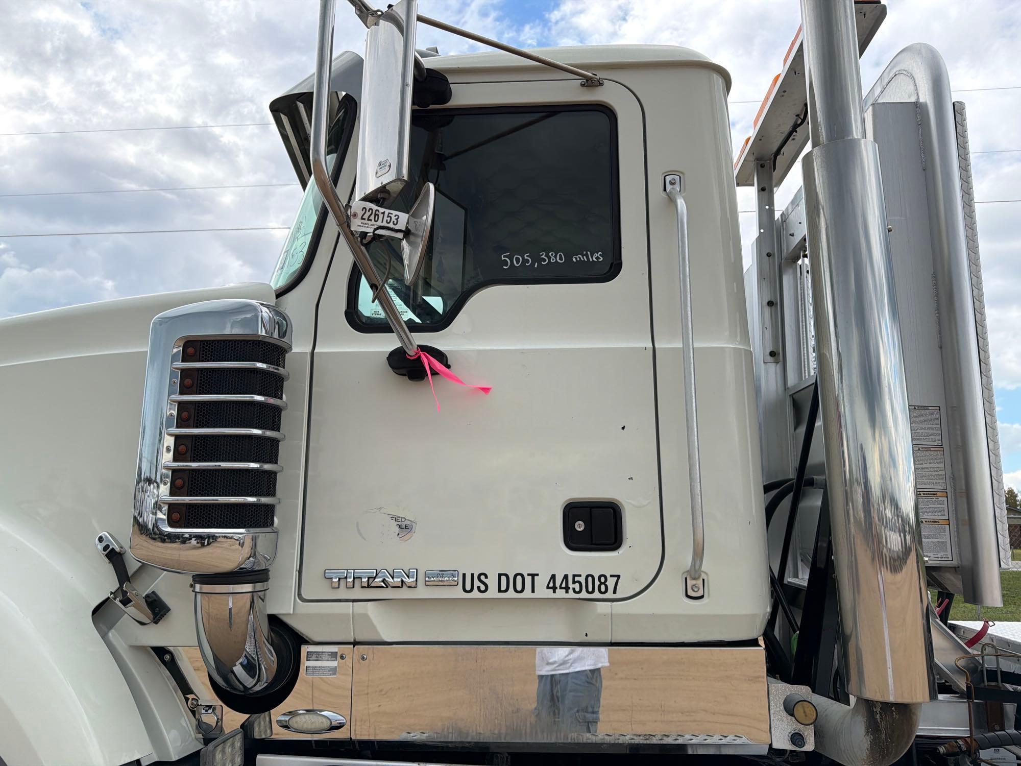 2013 Mack TD713