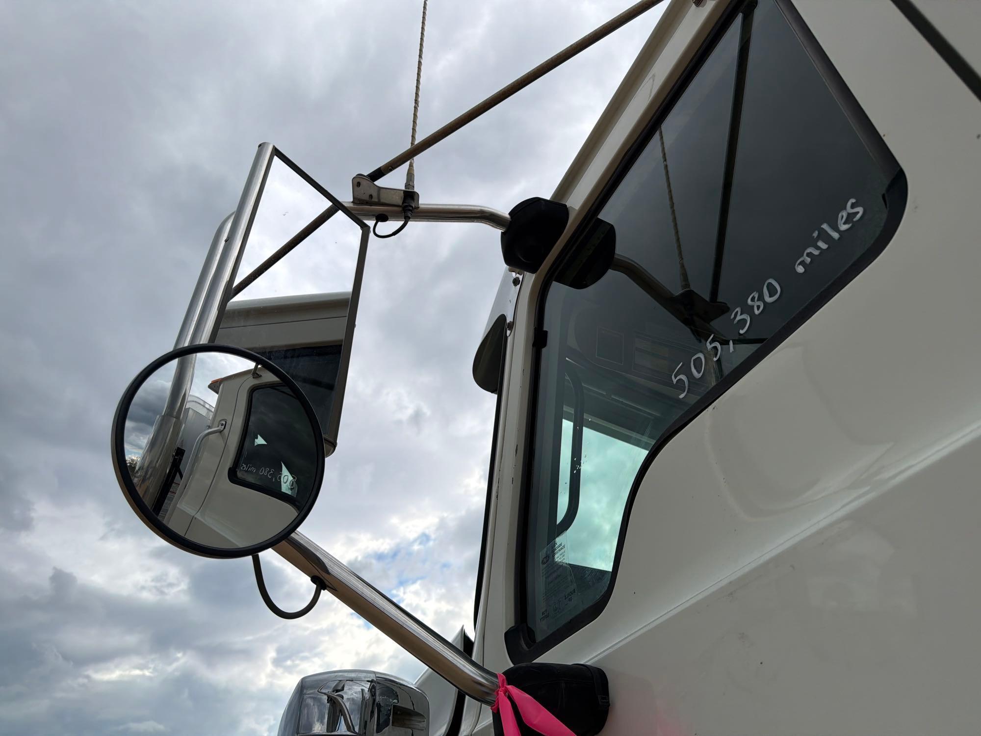 2013 Mack TD713