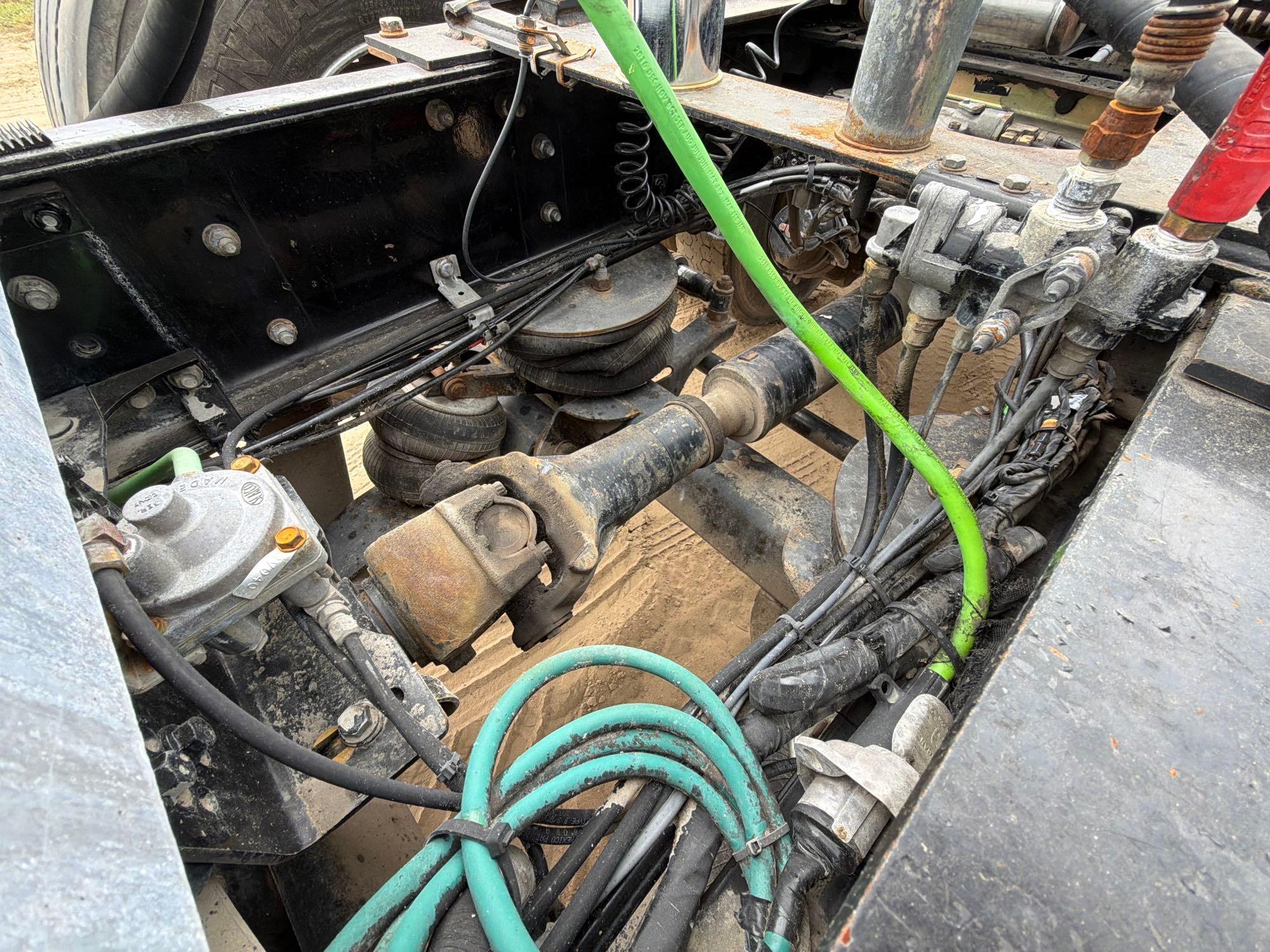2013 Mack TD713