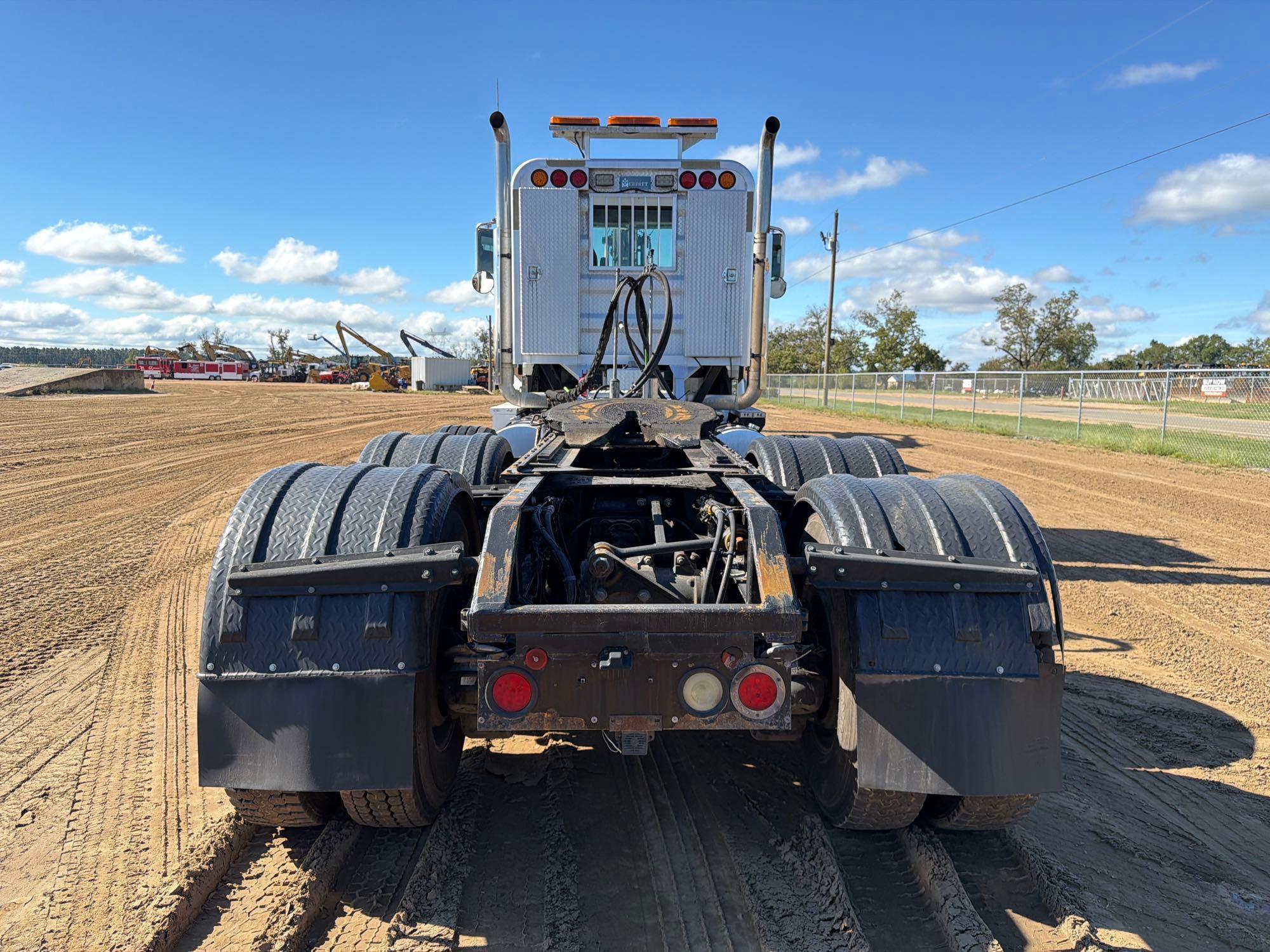 2013 Mack TD713