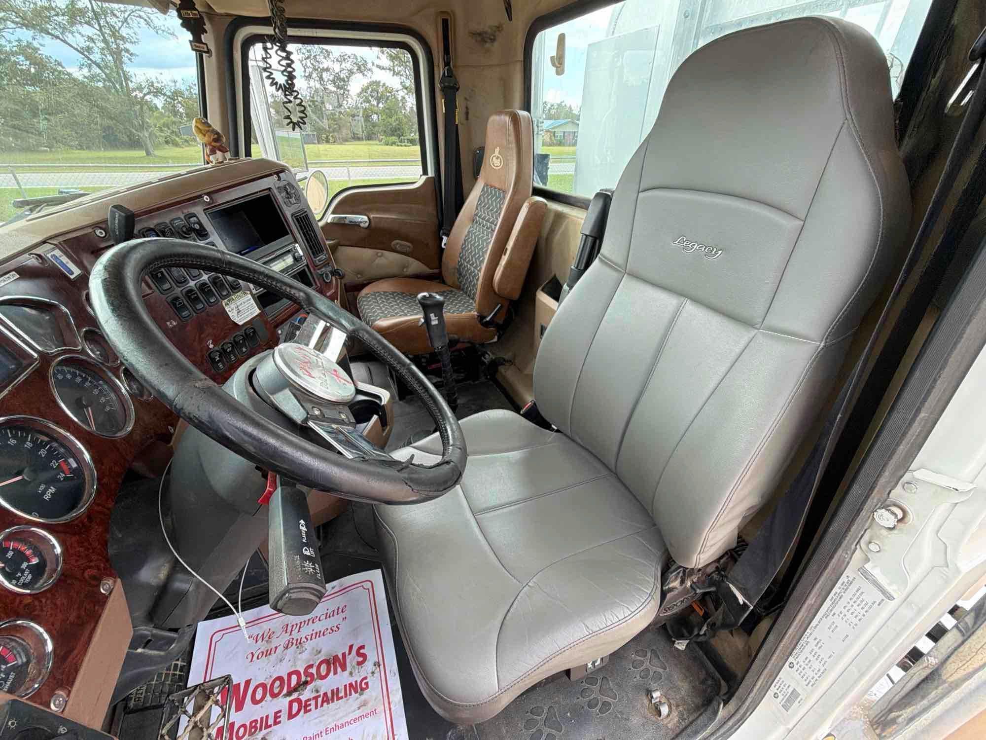 2013 Mack TD713