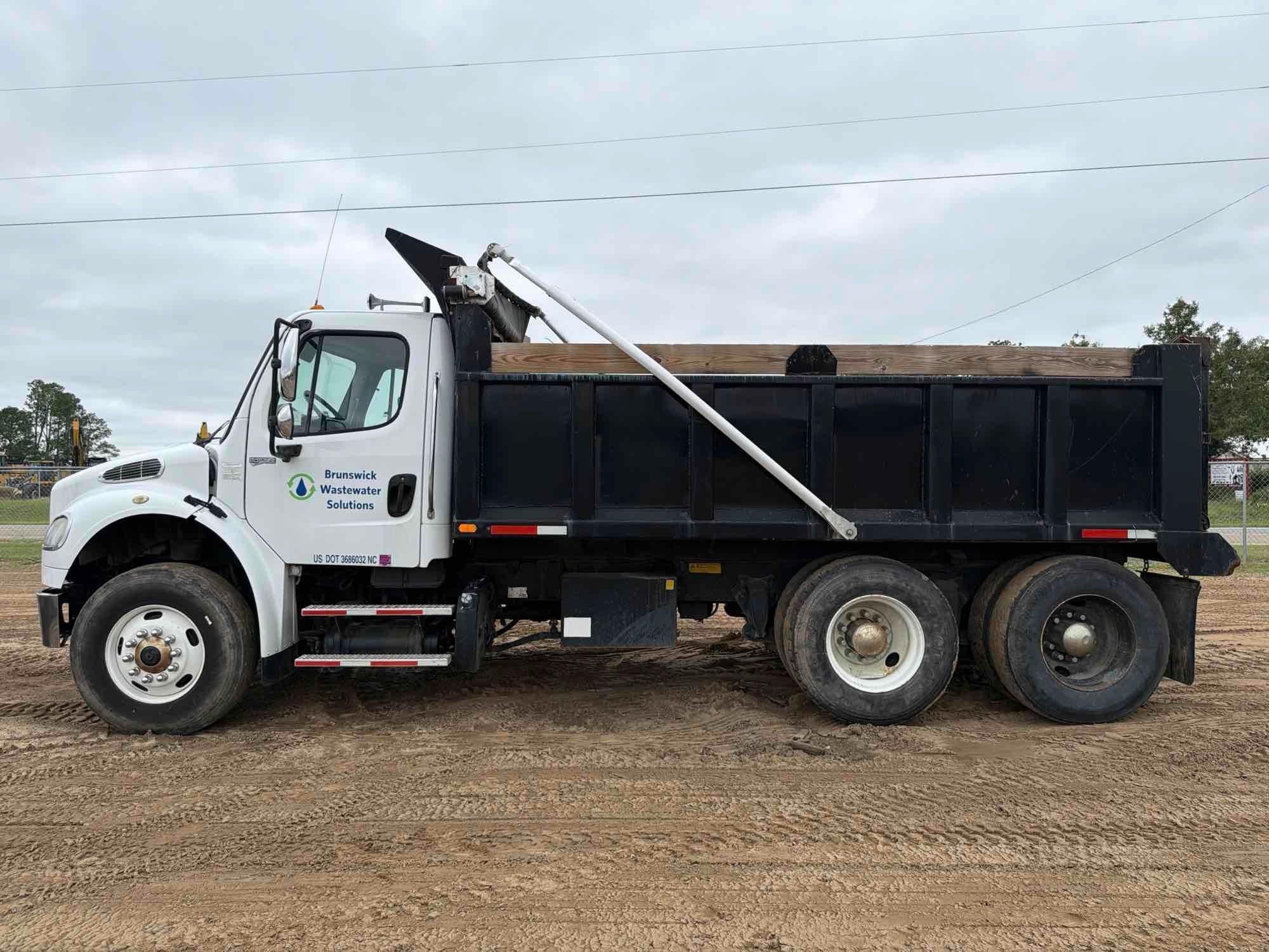 2012 Freightliner M2 BUSINESS CLASS