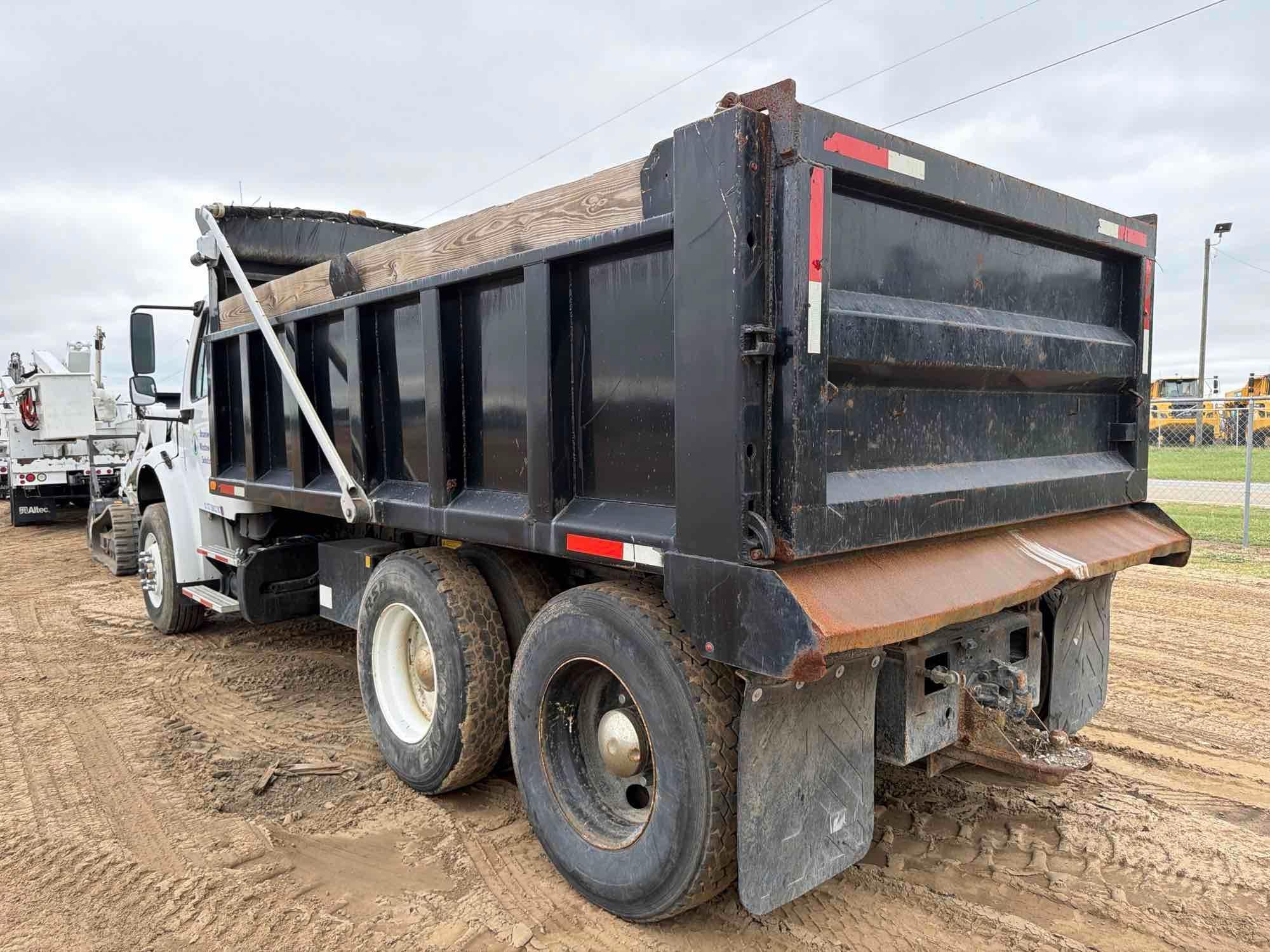 2012 Freightliner M2 BUSINESS CLASS
