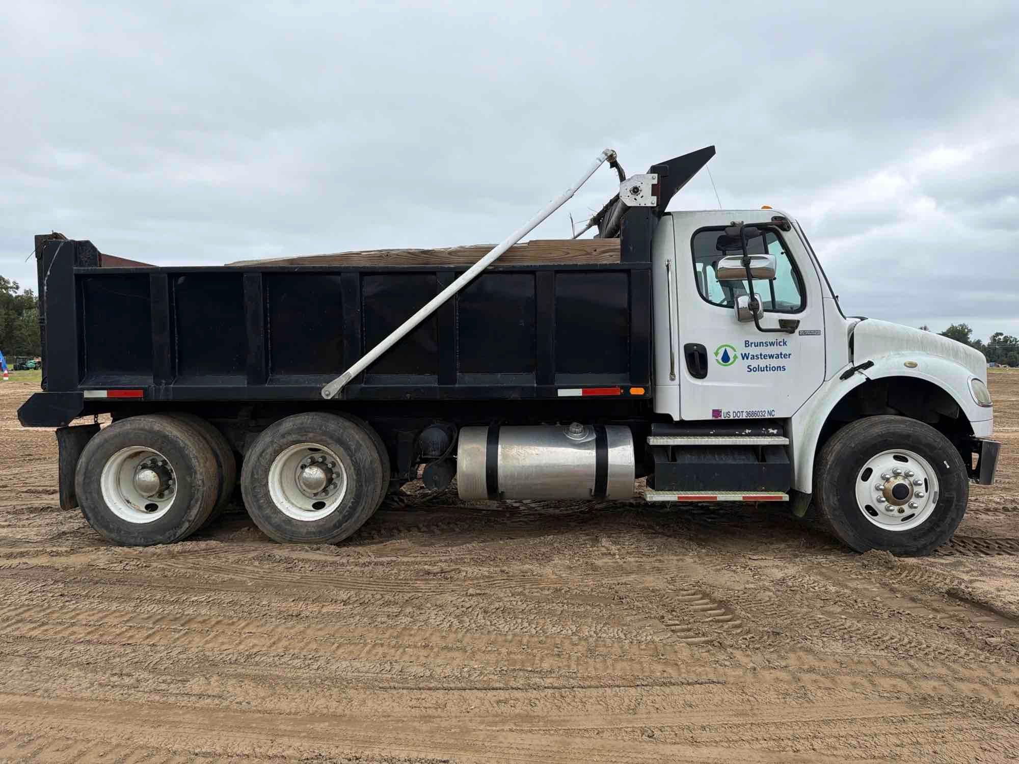 2012 Freightliner M2 BUSINESS CLASS
