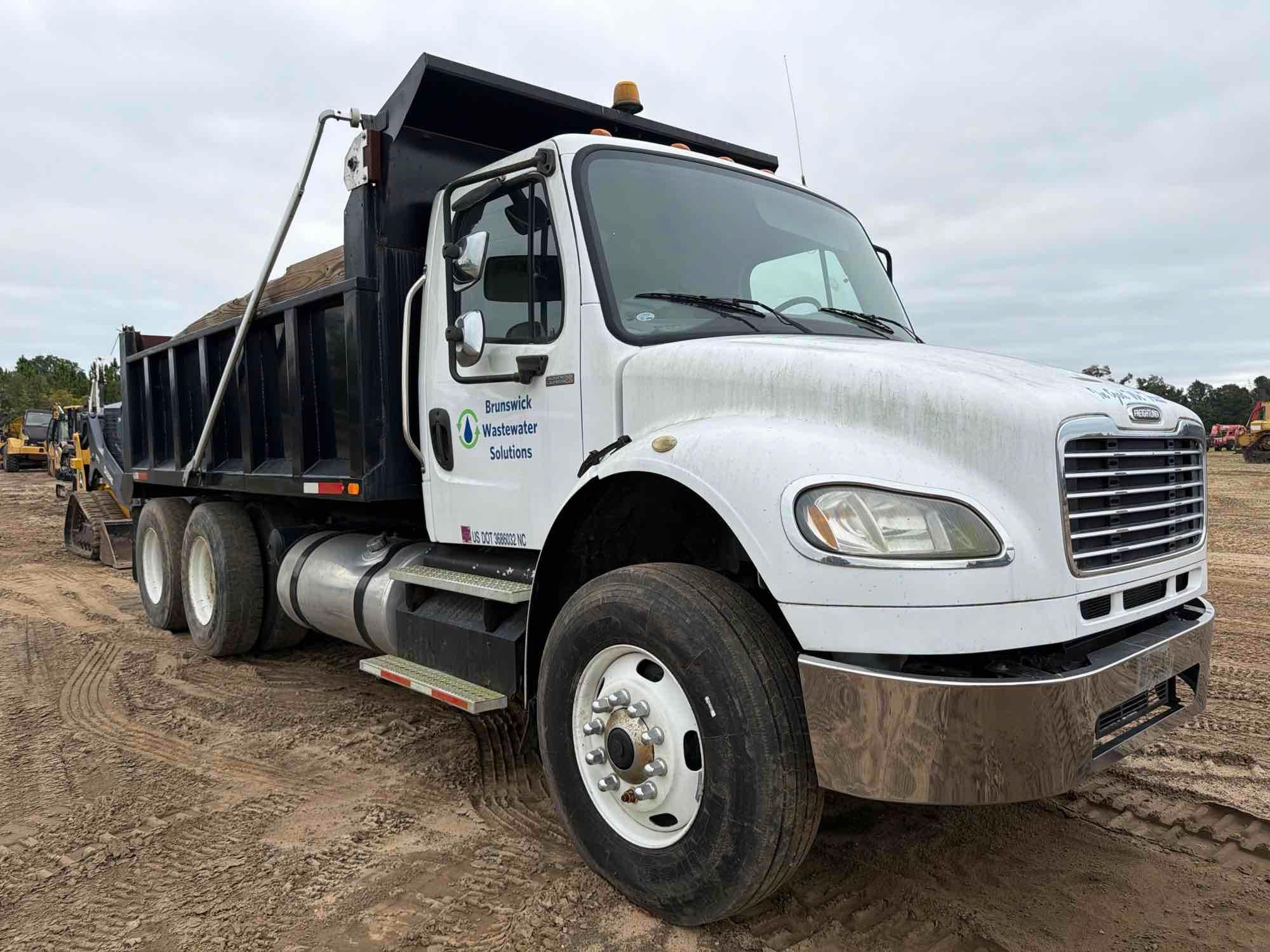2012 Freightliner M2 BUSINESS CLASS