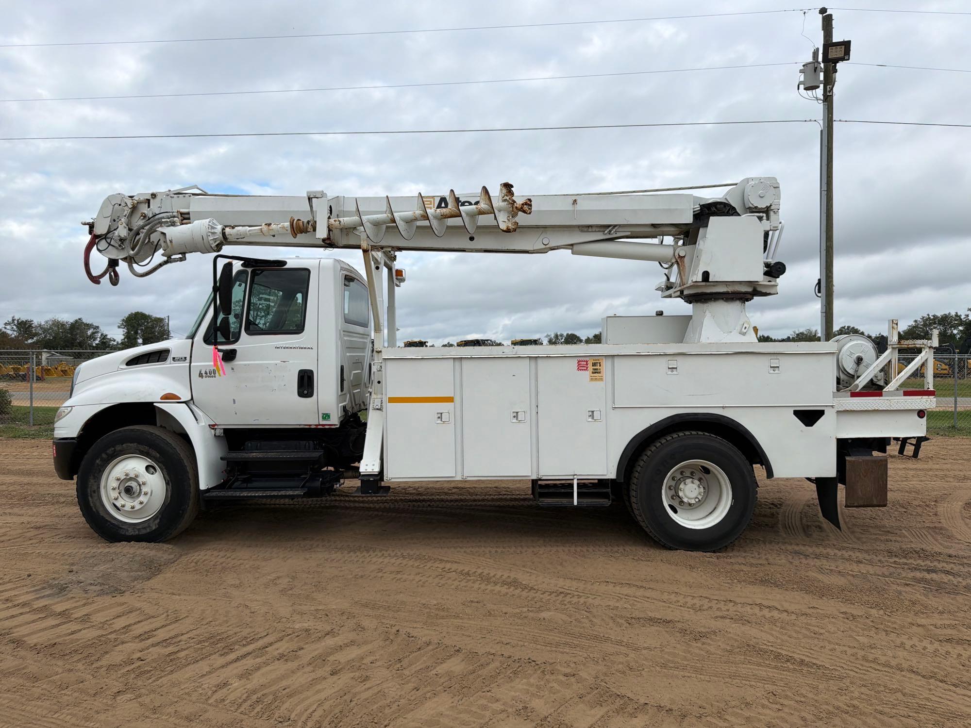 2005 International 4400 SBA 4x2