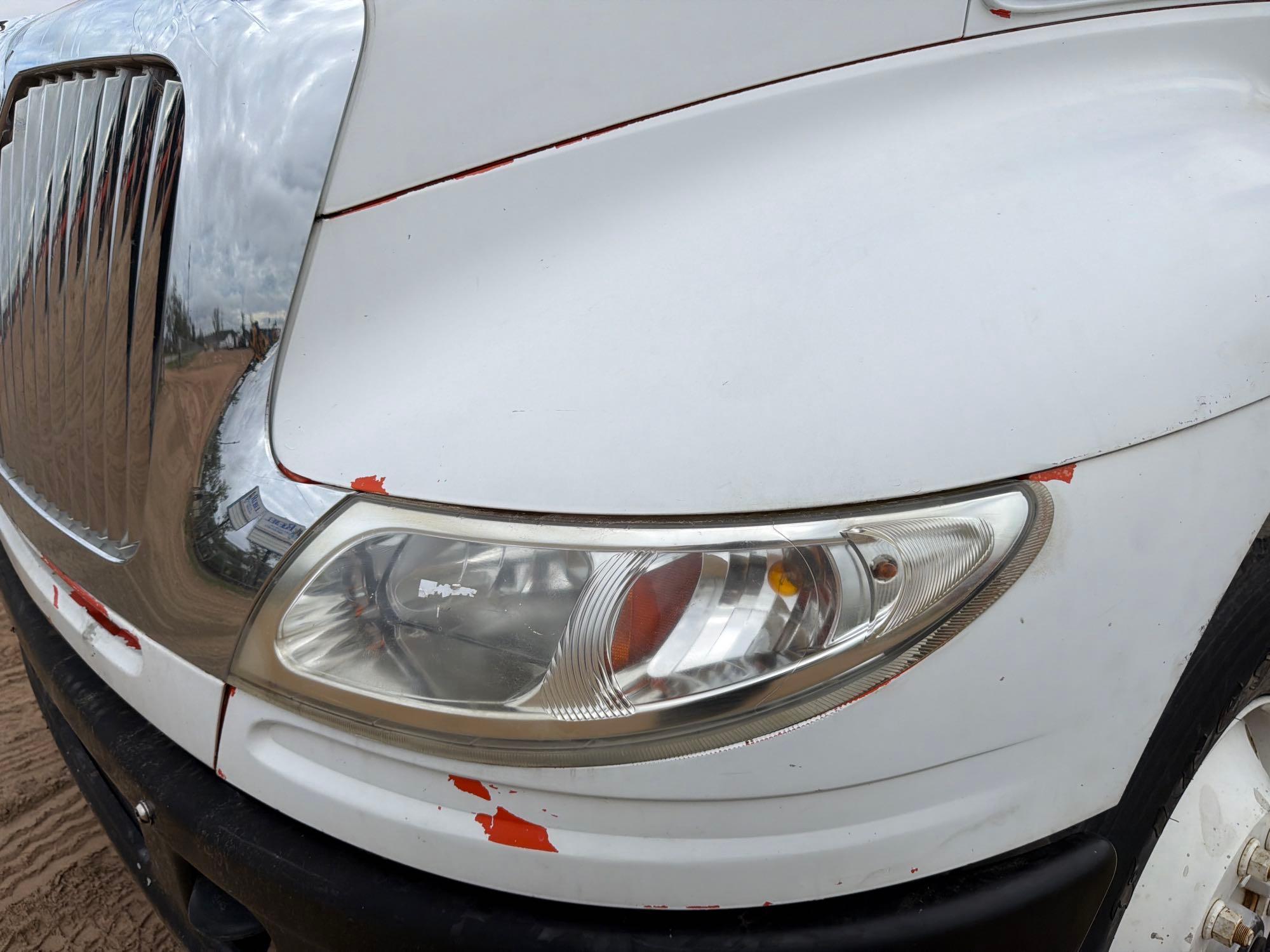 2005 International 4400 SBA 4x2