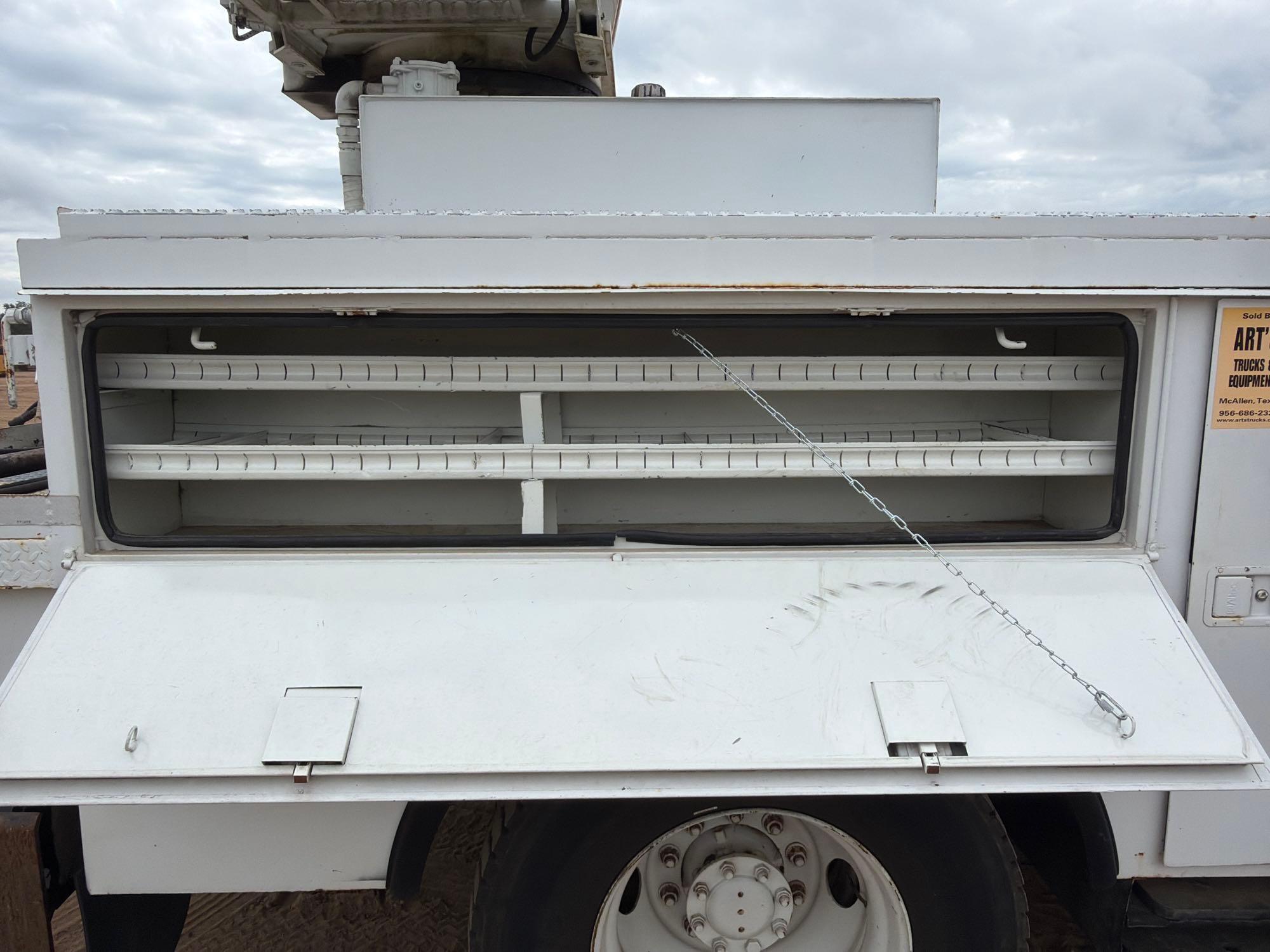 2005 International 4400 SBA 4x2