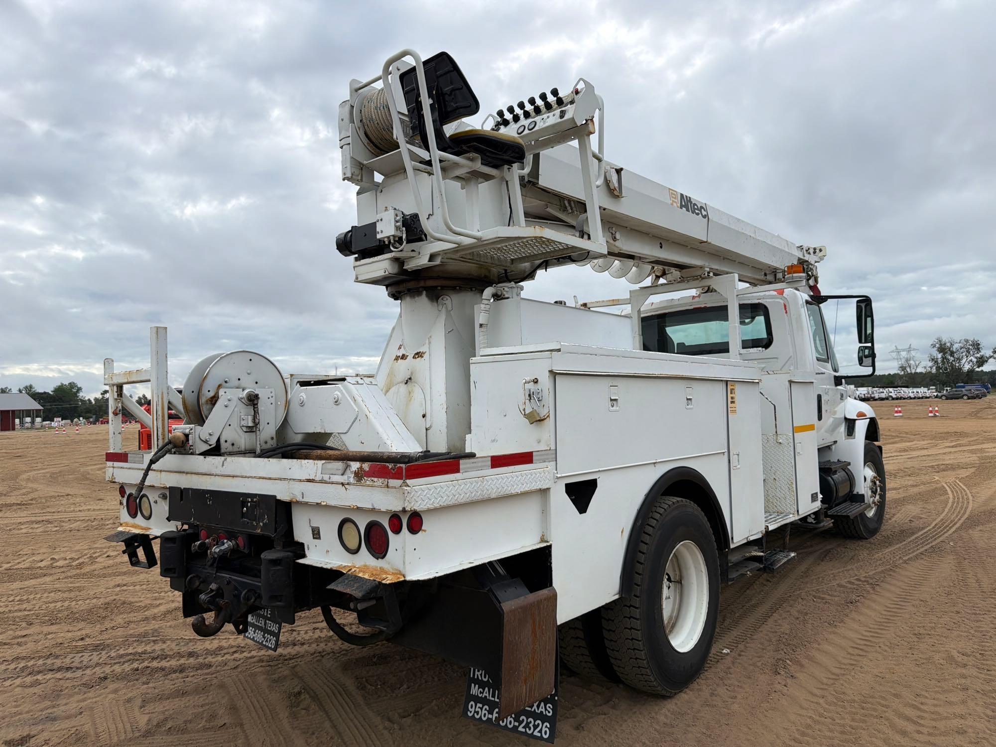 2005 International 4400 SBA 4x2