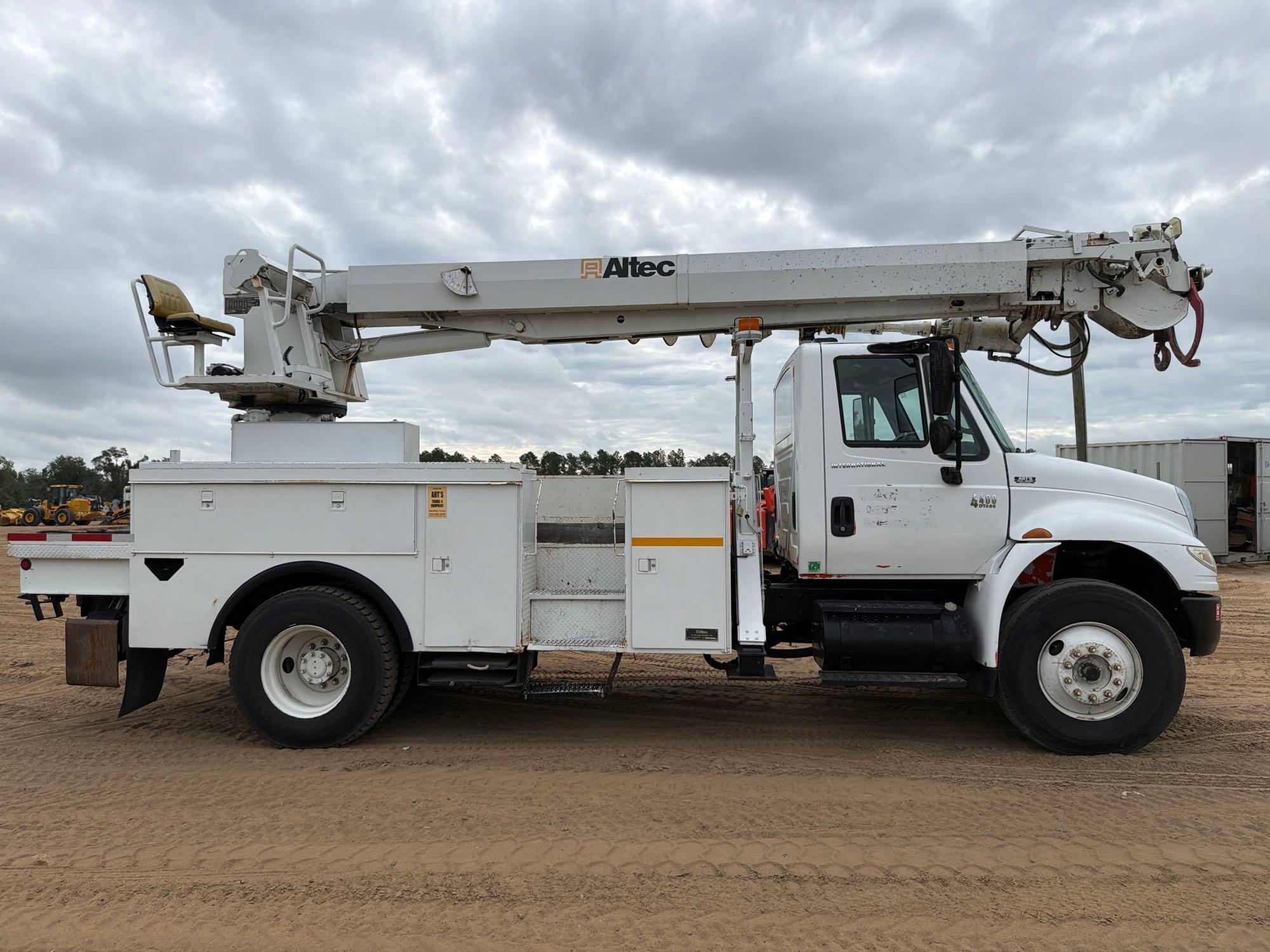 2005 International 4400 SBA 4x2