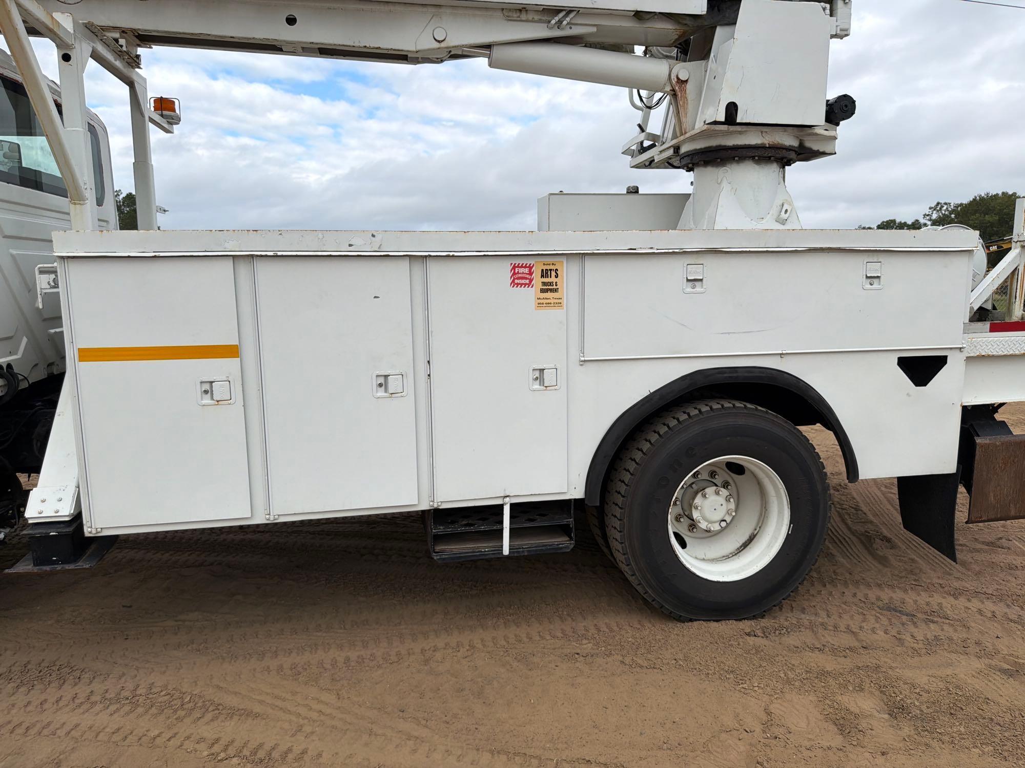 2005 International 4400 SBA 4x2