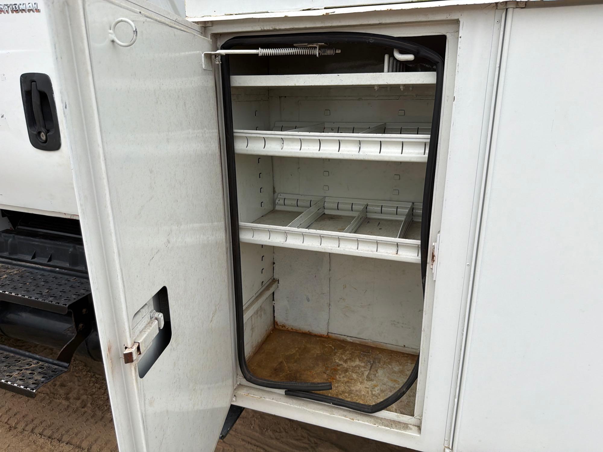 2005 International 4400 SBA 4x2