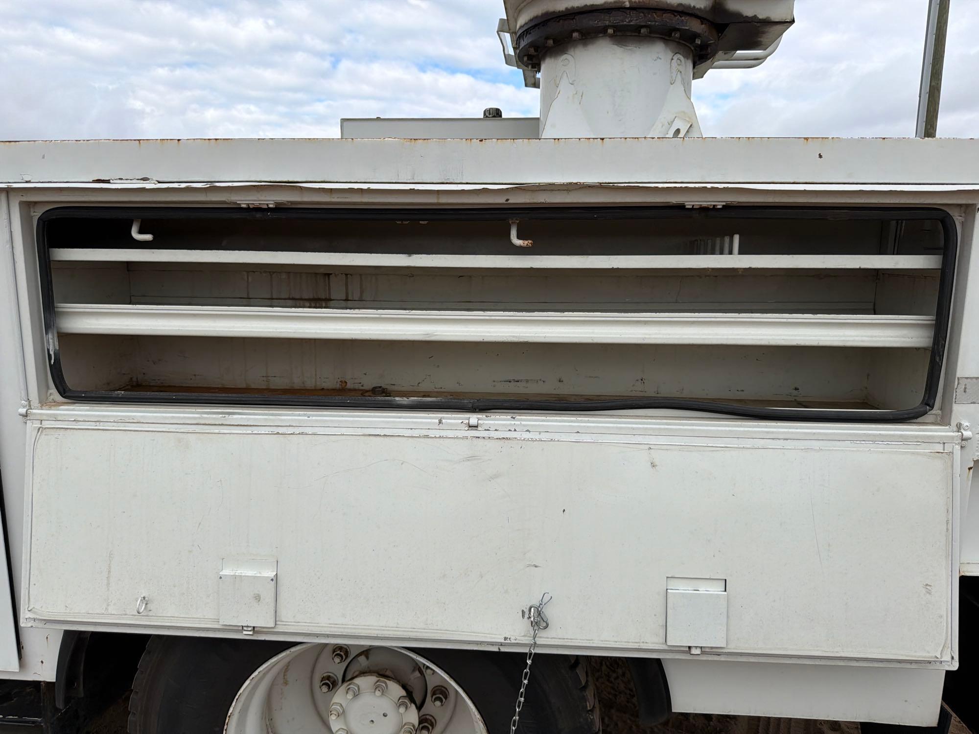 2005 International 4400 SBA 4x2