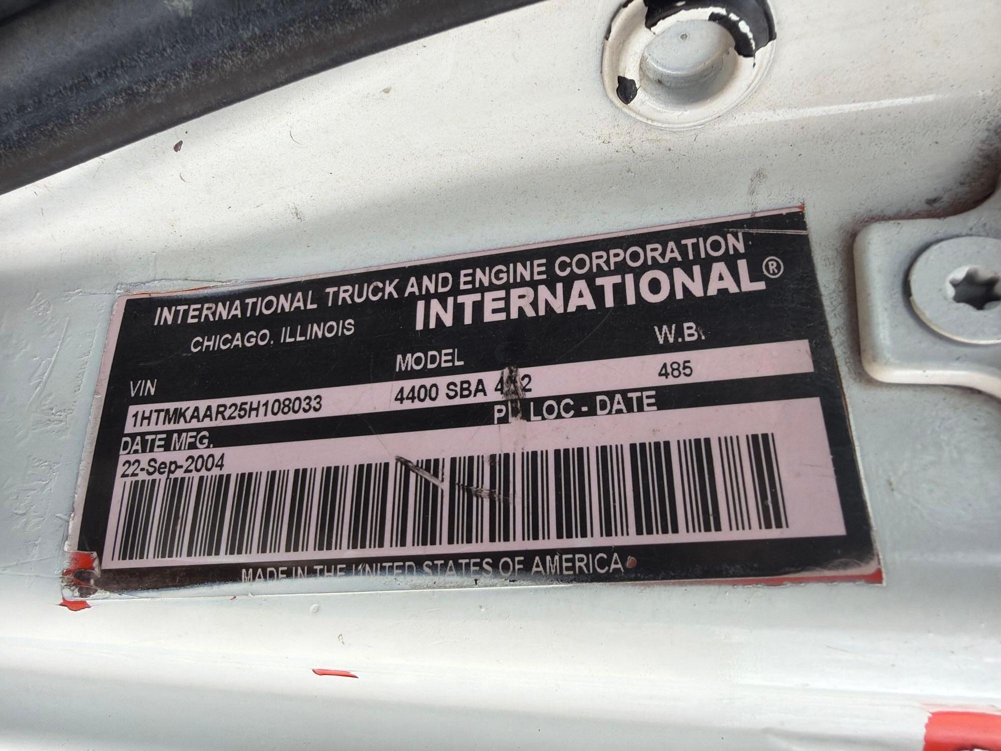 2005 International 4400 SBA 4x2