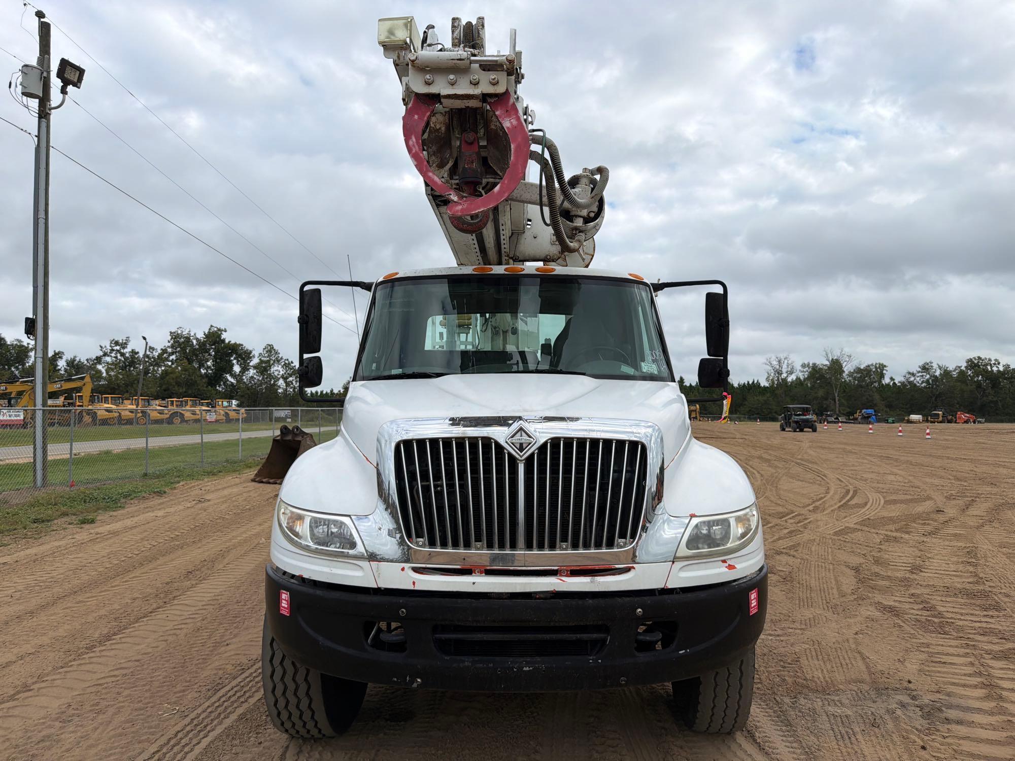 2005 International 4400 SBA 4x2