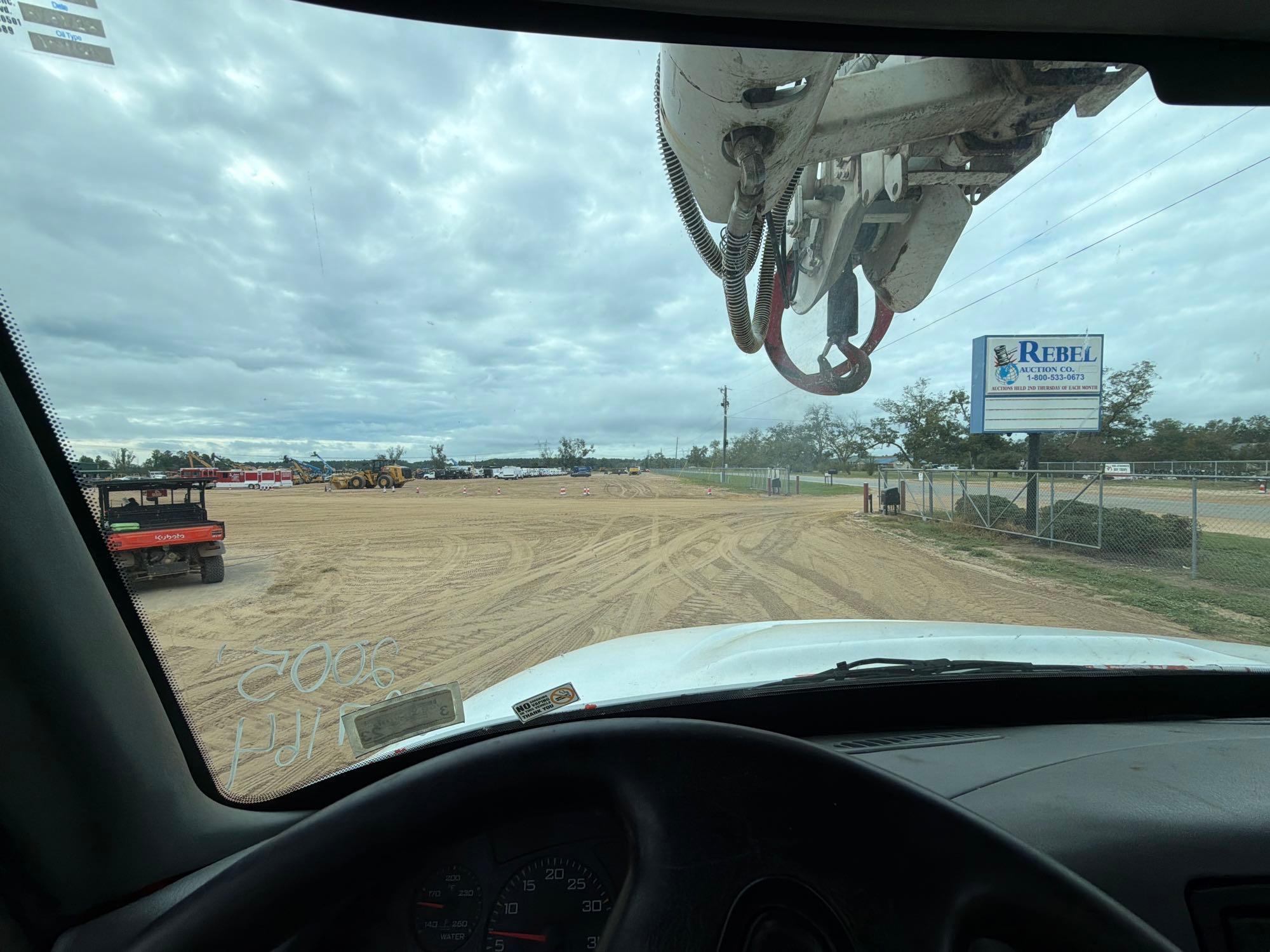 2005 International 4400 SBA 4x2