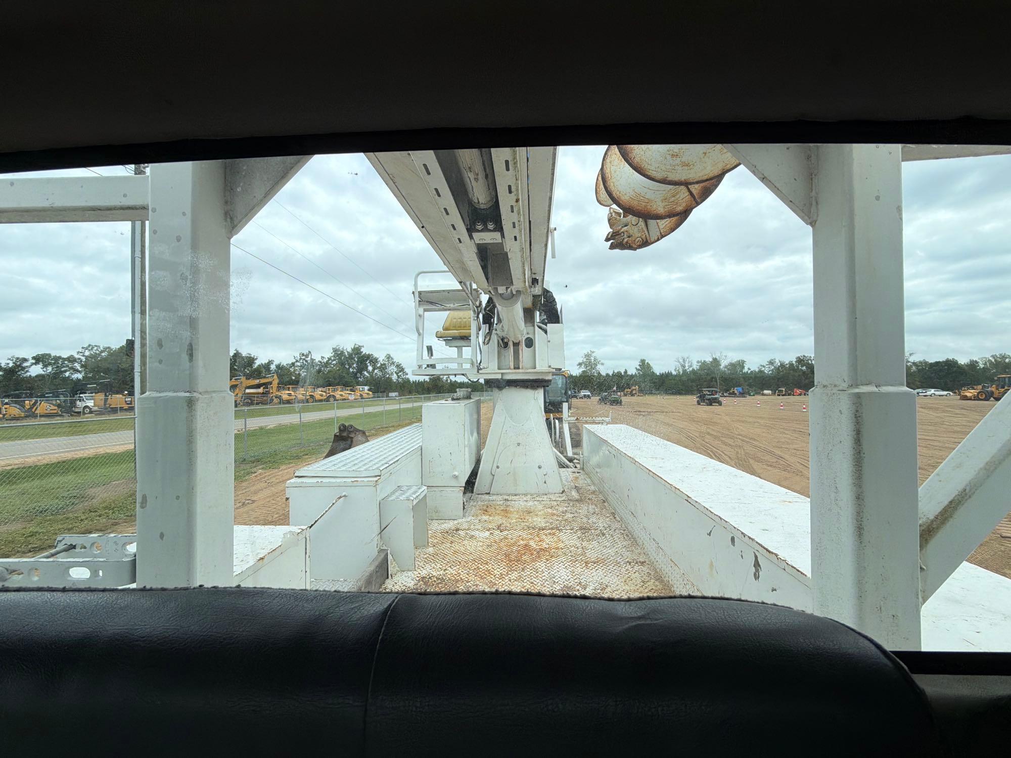 2005 International 4400 SBA 4x2