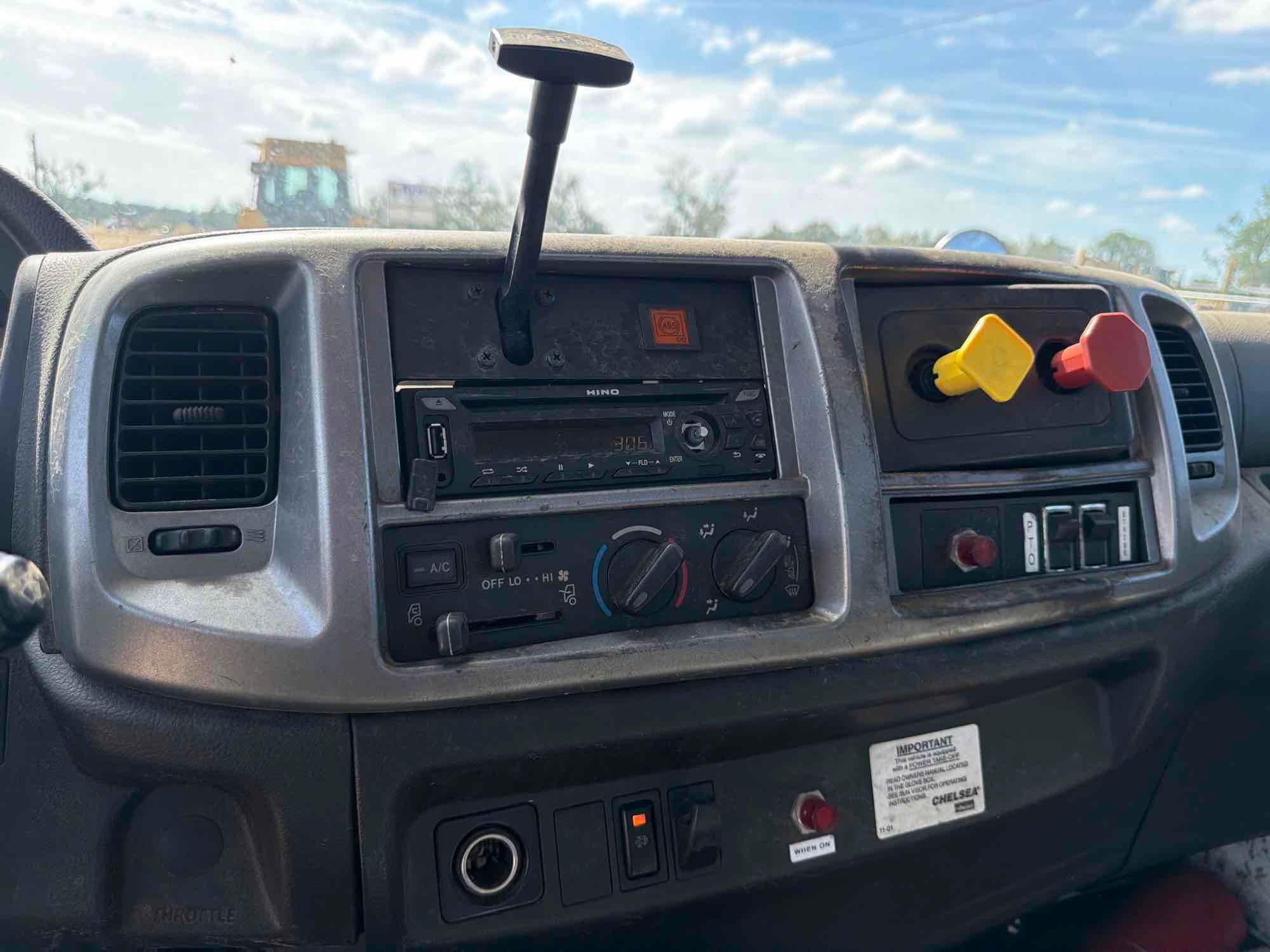 Hino 338