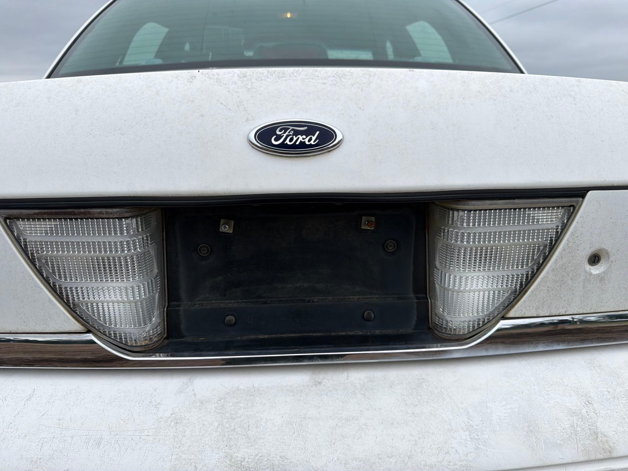 Ford Crown Victoria