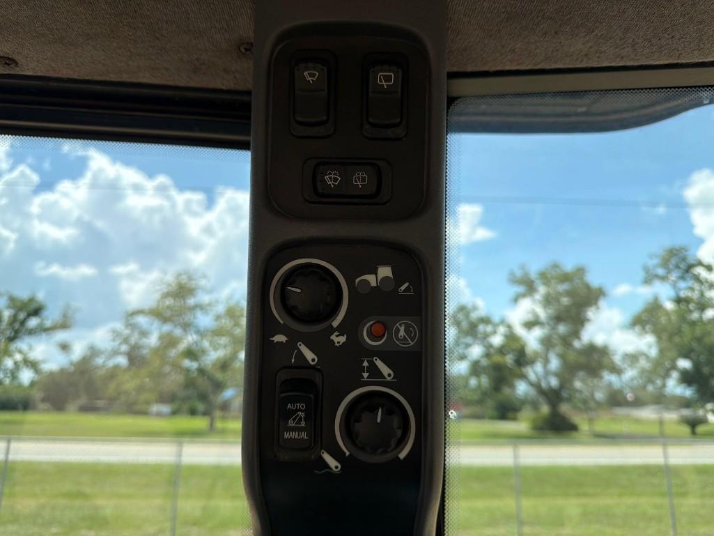 New Holland TV6070