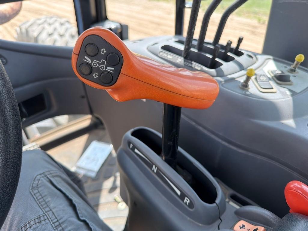 New Holland TV6070