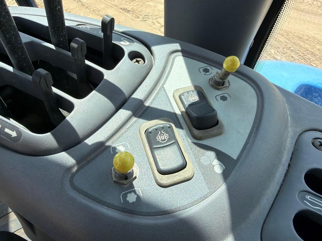 New Holland TV6070