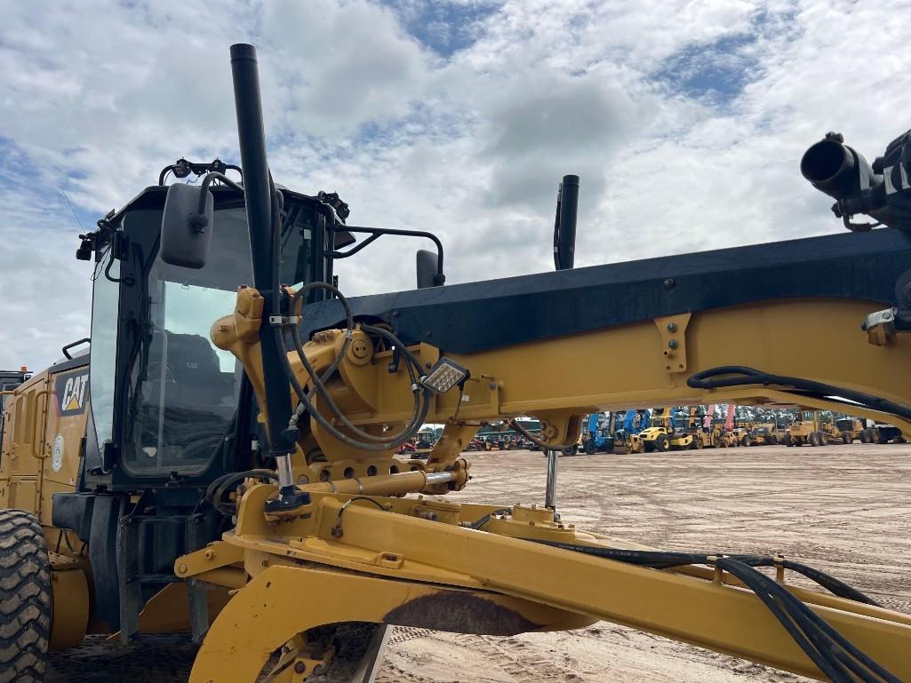 Caterpillar 12M3
