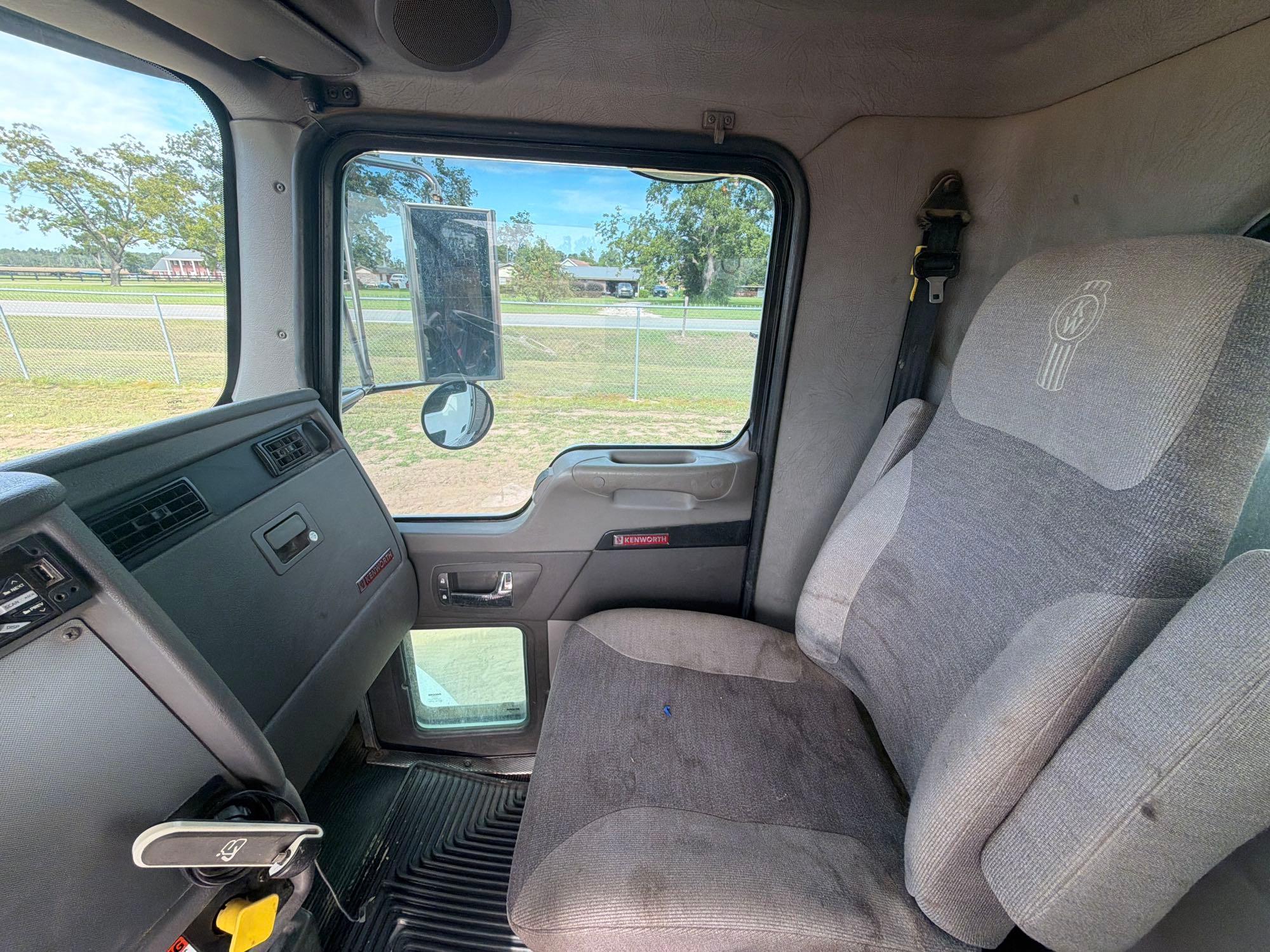 Kenworth T370