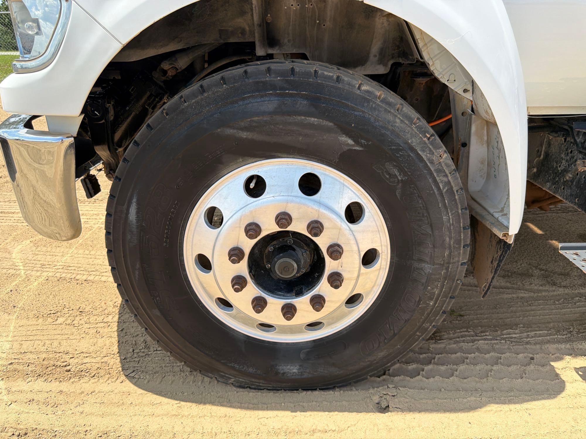 Ford F750 XLT